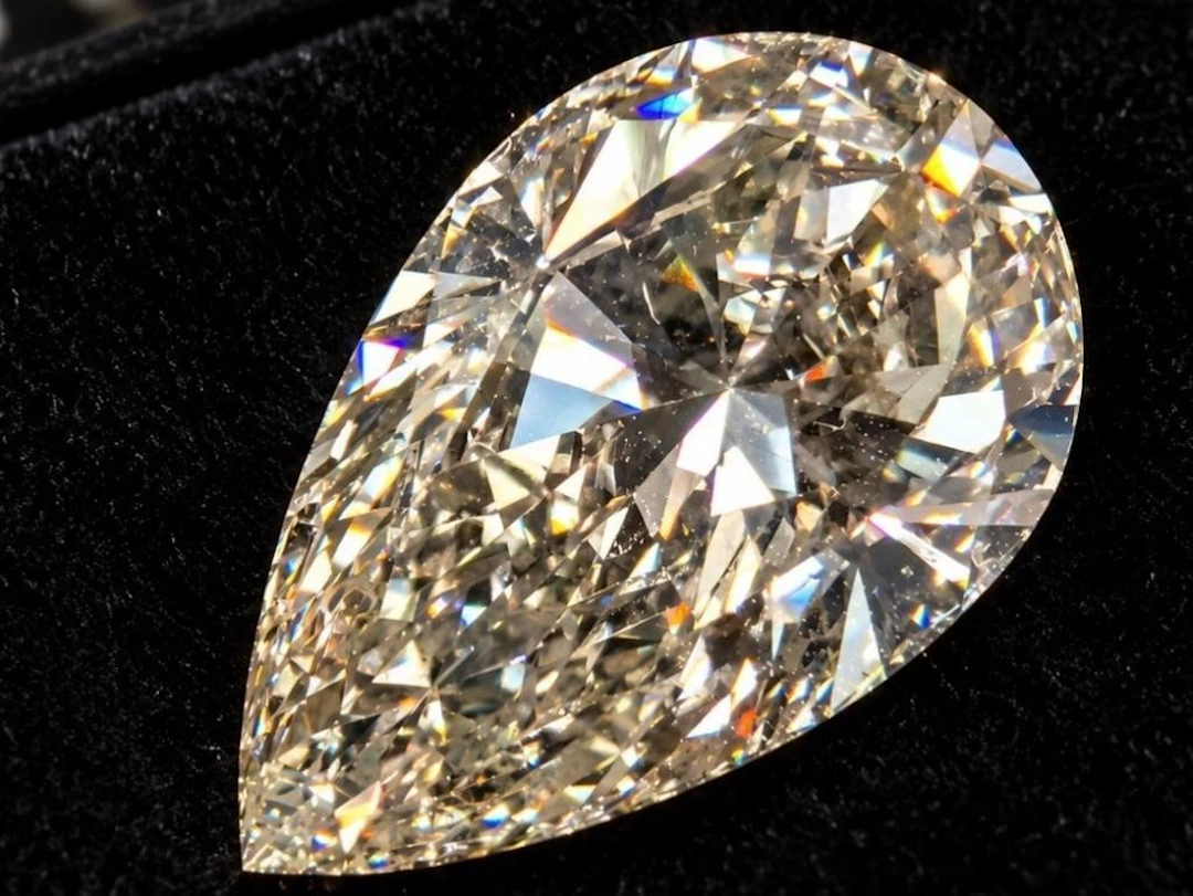 $5000, Lab-grown diamond (4ct)gemstone, retail val