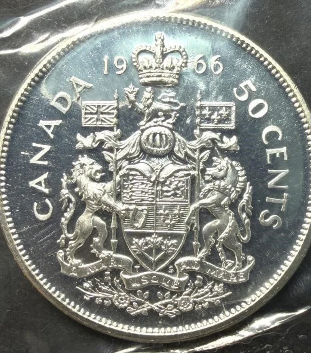 ., SILVER(11.81g)50CENT MINT CONDITION COIN, retai