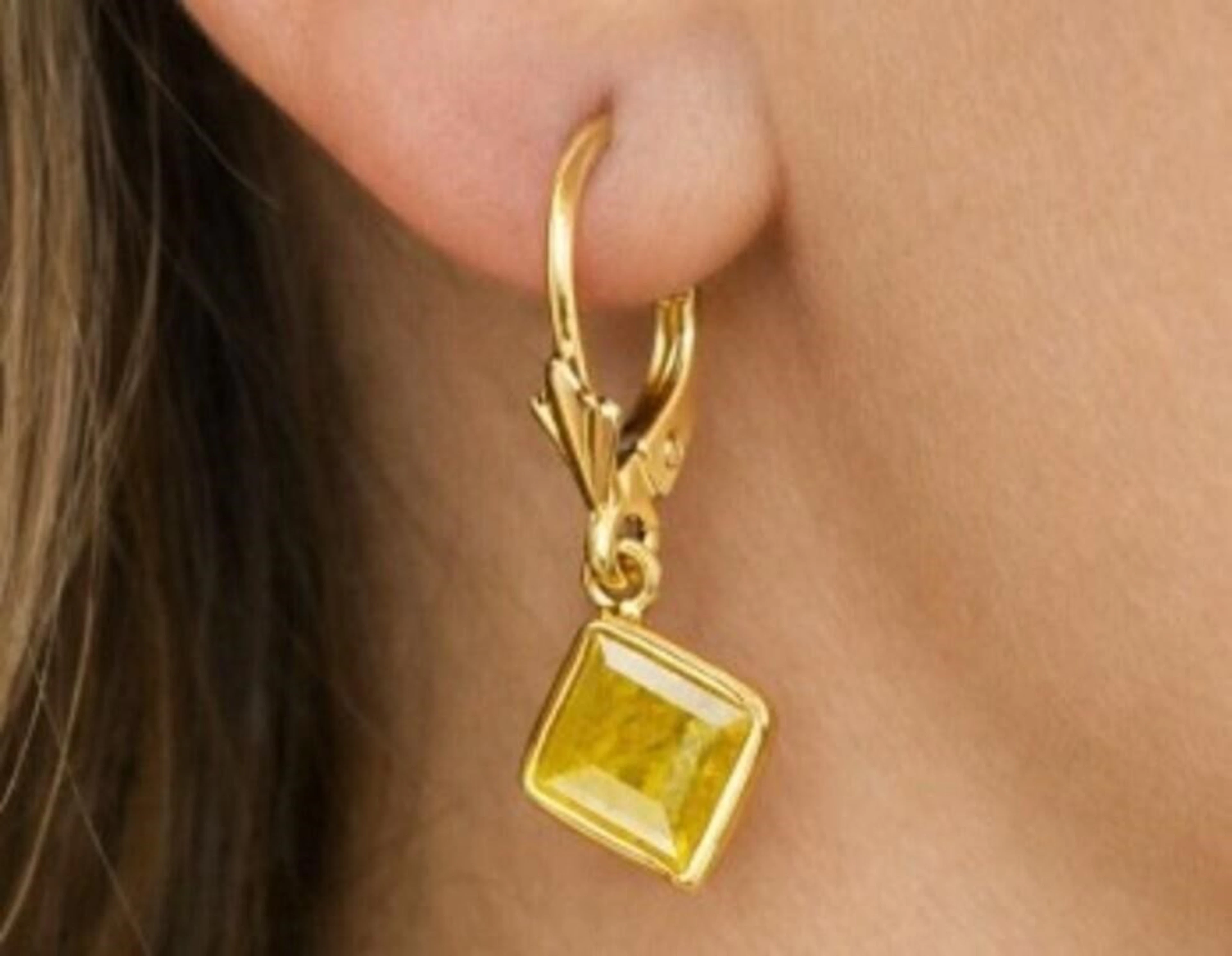 $2460, 14K(1.08g), NATURAL YELLOW DIAMOND (0.98ct