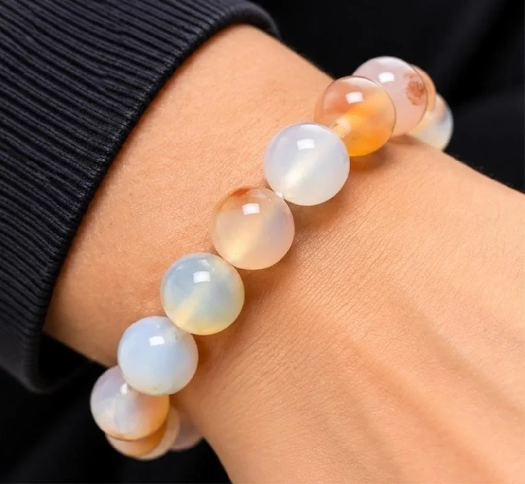 $200, natural agate strechable bracelet , retail