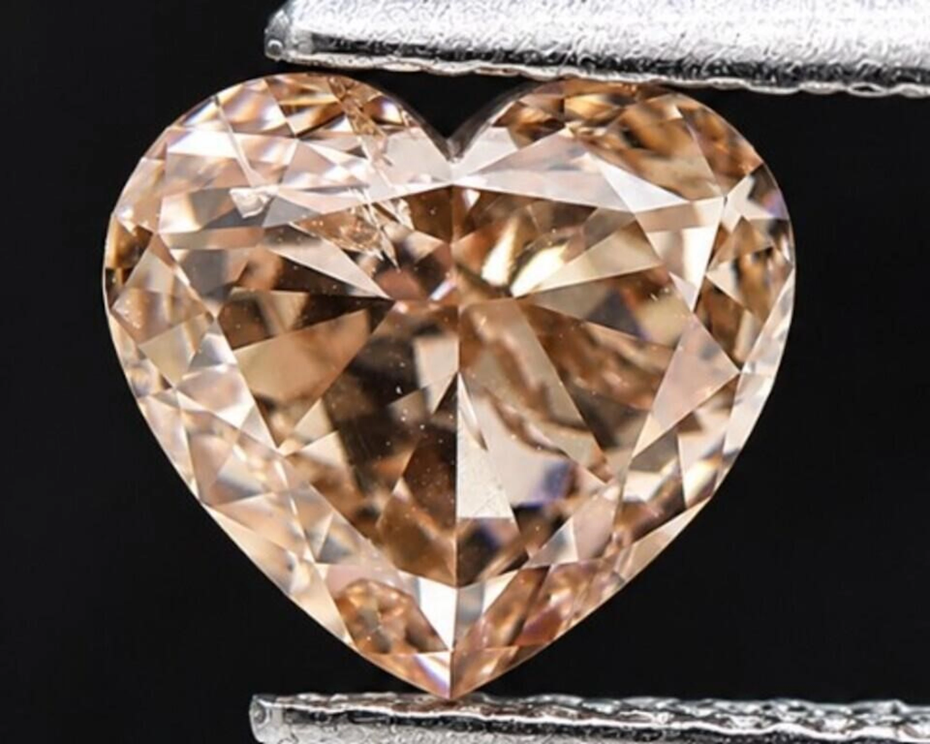 $6796* GIA Certified, natural diamond 0.9ct.HEART