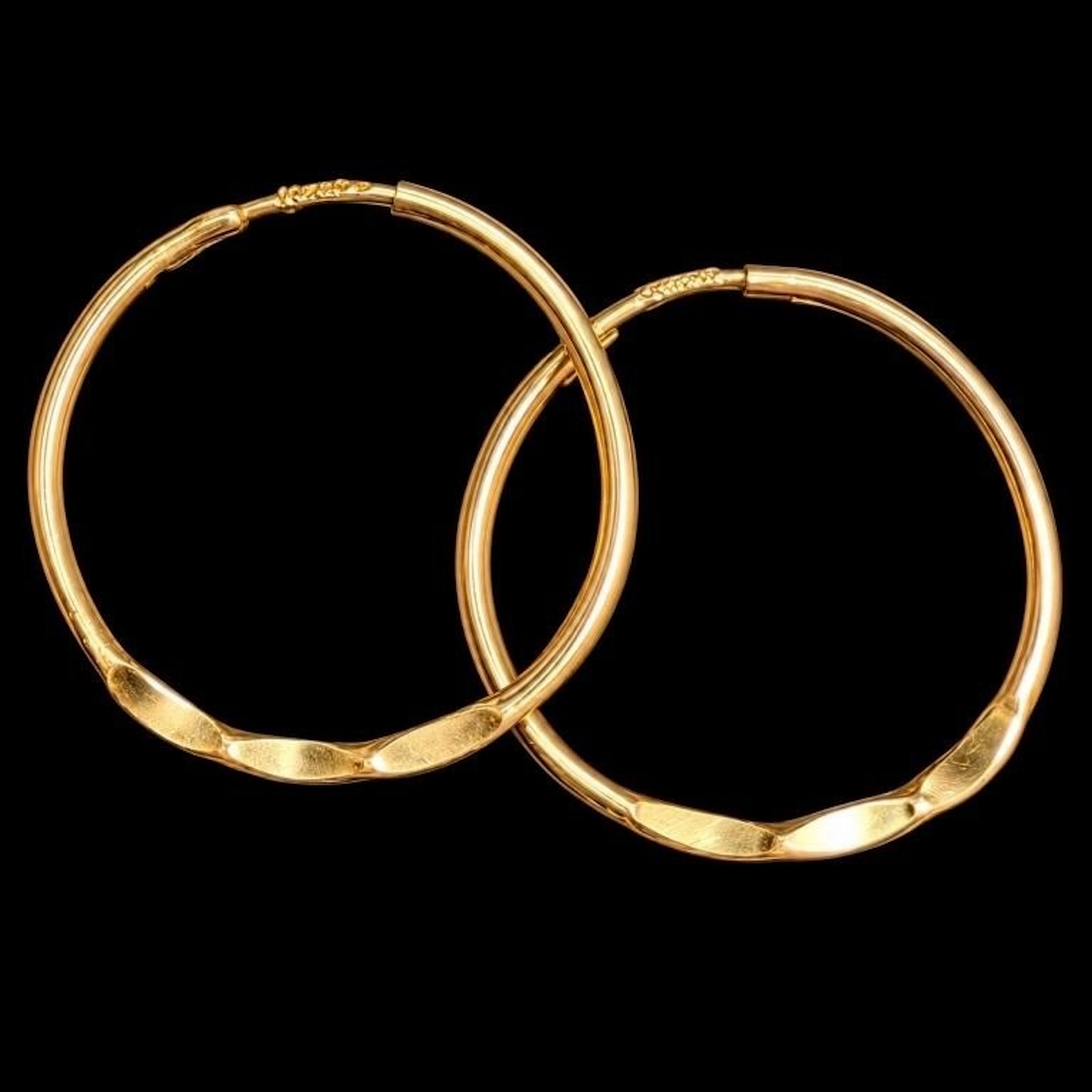 $600, 10k(0.86g), earring, retail value $600