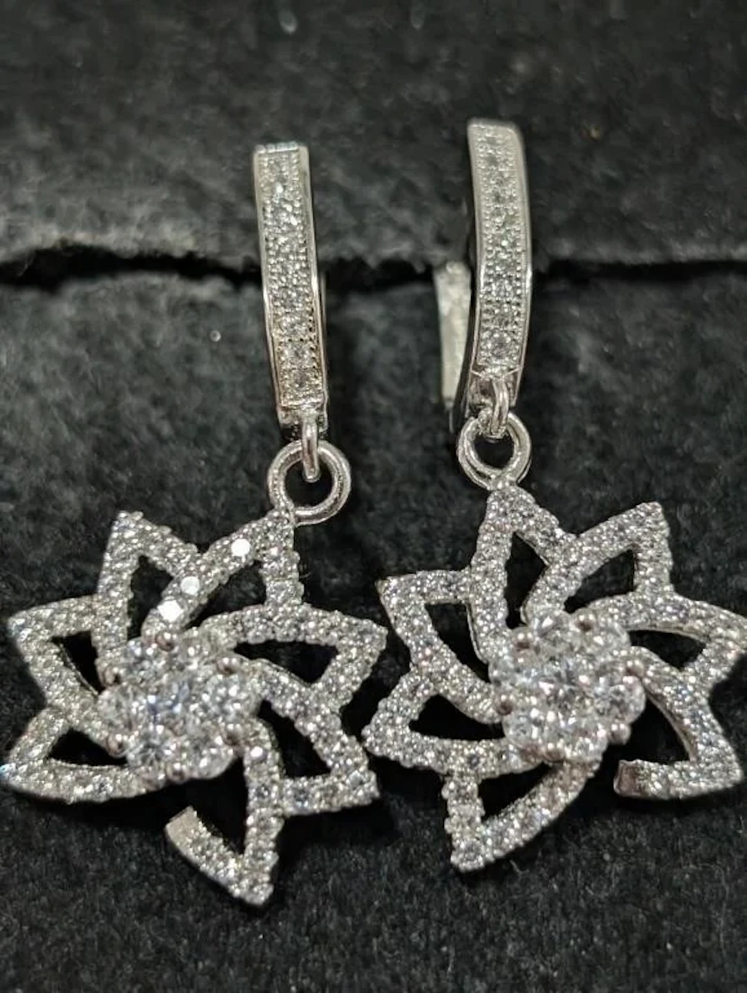 $135, Silver(5.3g), czEarring, appraised/retail va