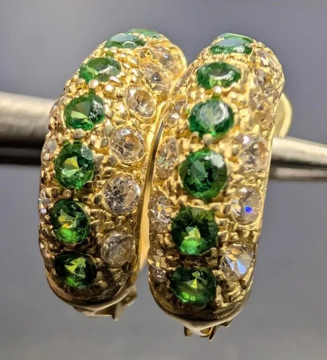 $1260, 10K(1.8g), CZEARRING, retail value $1260