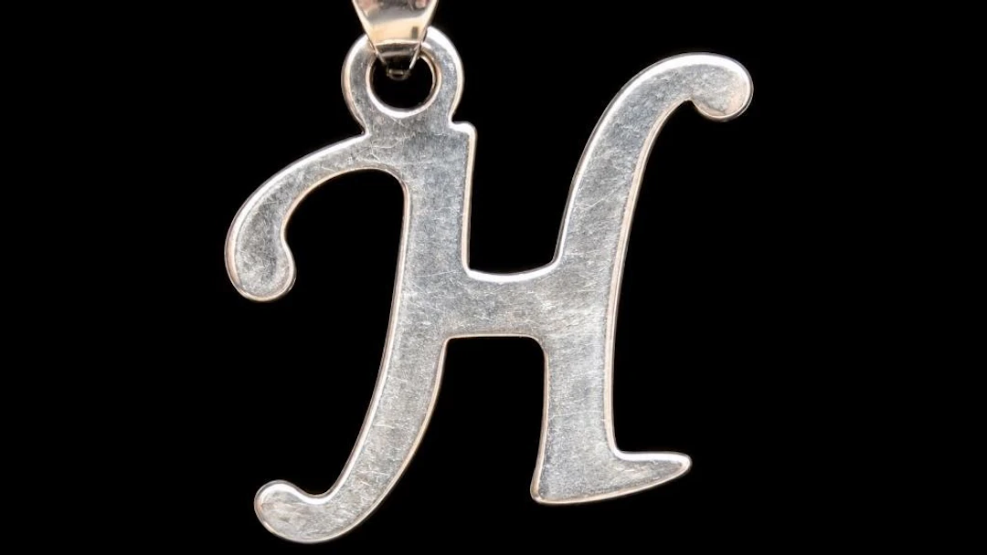 $50, silver(1.6g), pendant, retail value $50