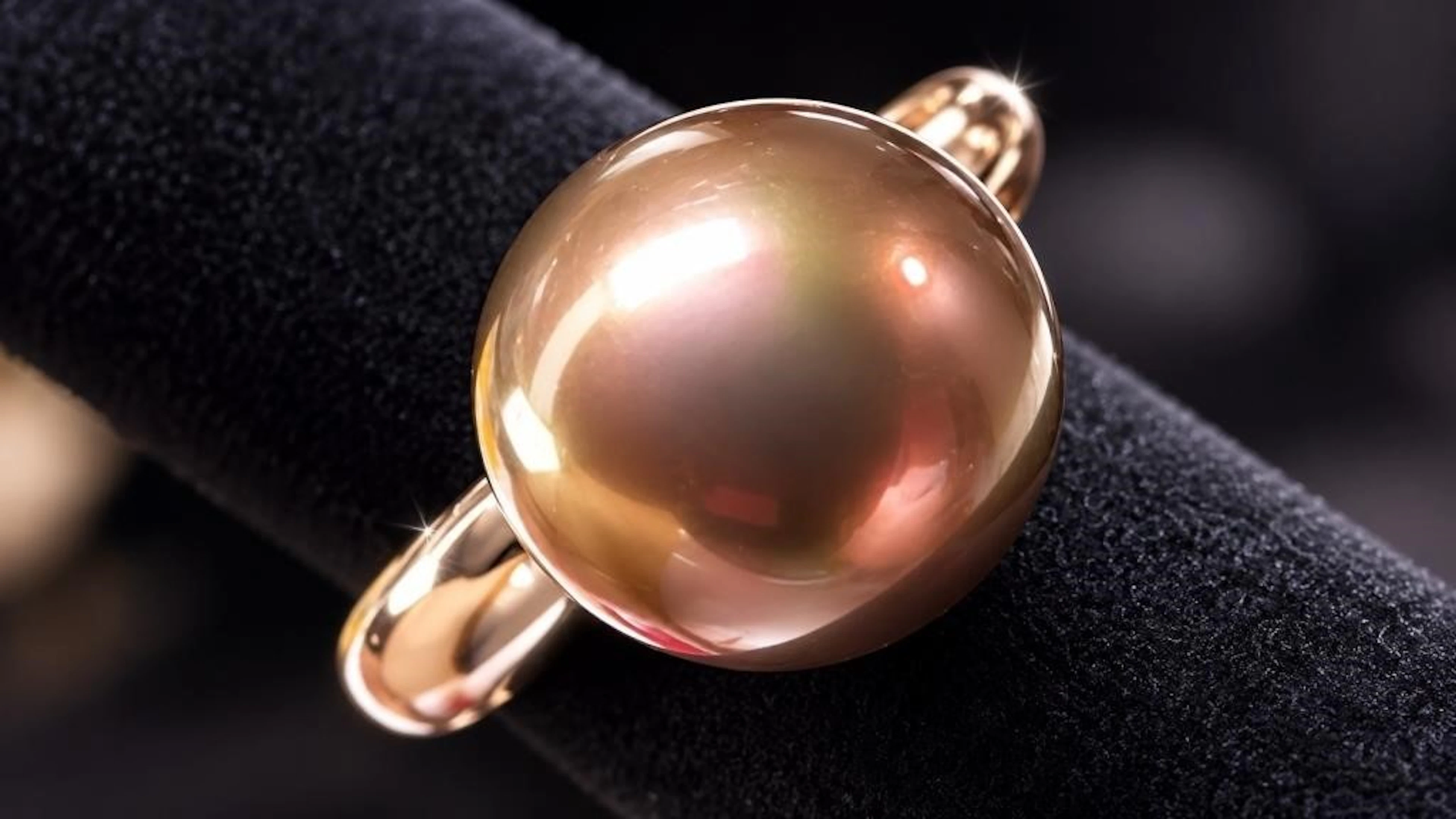 $220, Silver(8.74g), pearlRing, size 6, appraised/