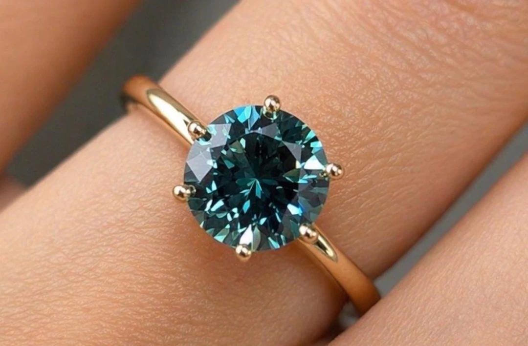 $1430, 10k(1.37g), lab diamond (0.67ct)ring, size