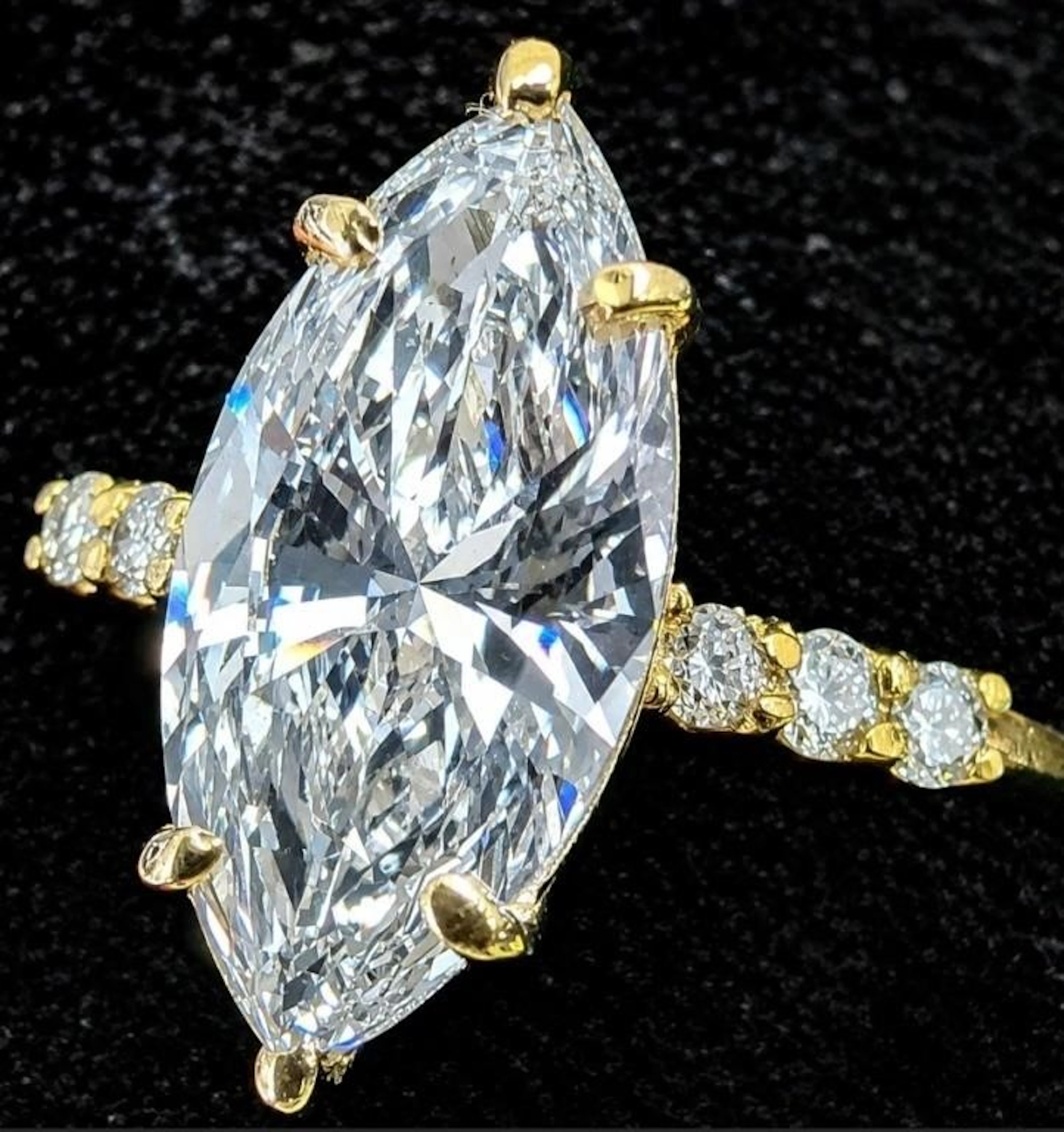 $4600, 10k(2.2g), lab diamond (2.2+0.1ct)ring, siz
