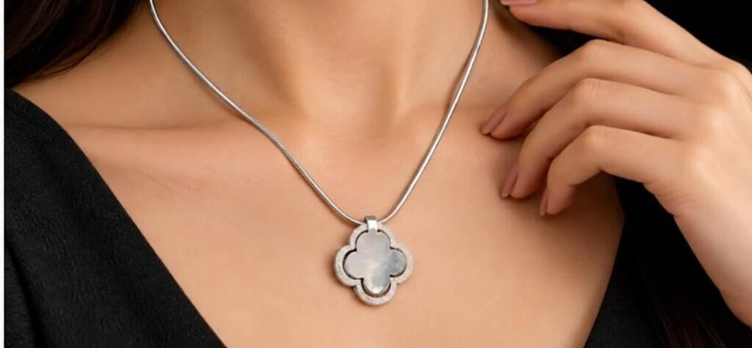 $250, silver(8.3g), necklace 8", retail value $25