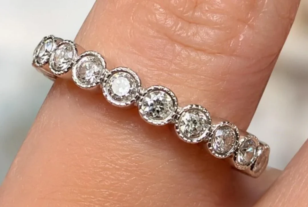 $2400, 14k(1.1g), diamond (0.7ct)Ring, size 7, ret