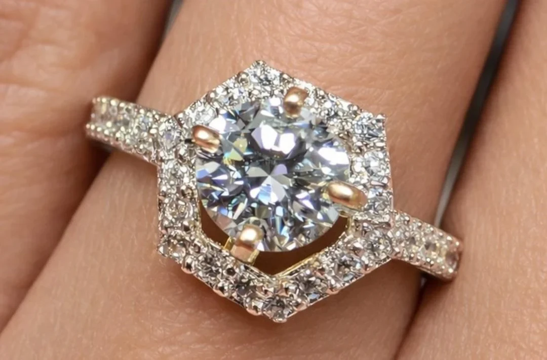 $2700, 10K(1.5g), lab diamond (0.25ct), CZ (0.3ct)