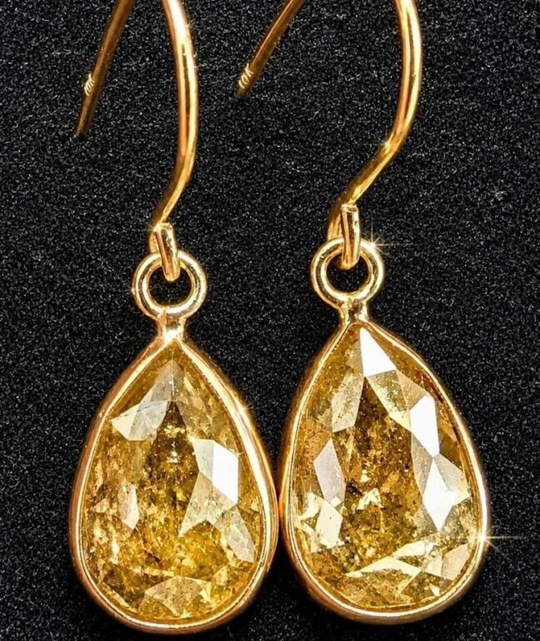 $4400, 10k(0.6g), natural color diamond (1.7ct) e