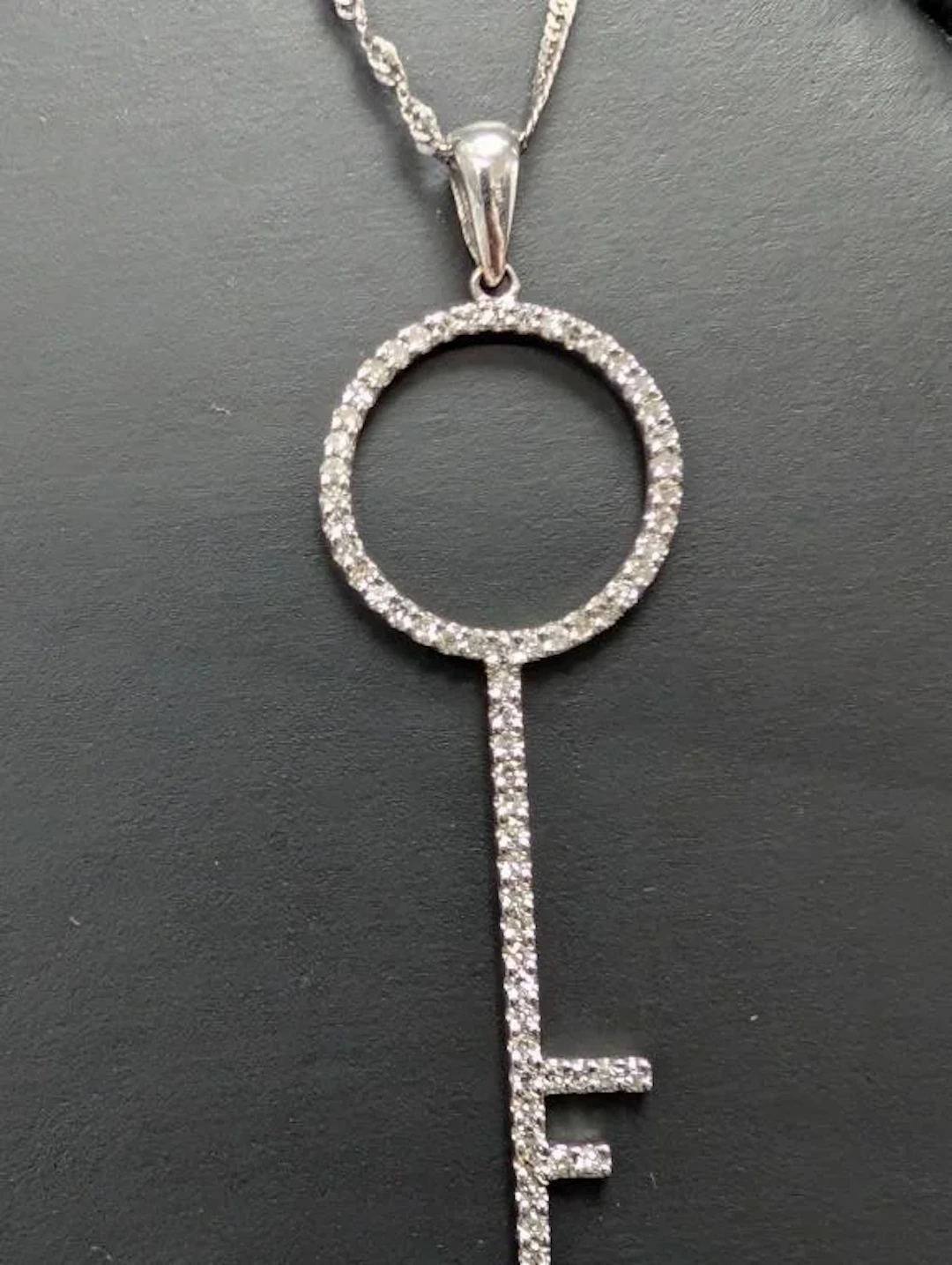 $3200, 10k(2.1g), natural diamond (0.3ct) necklac