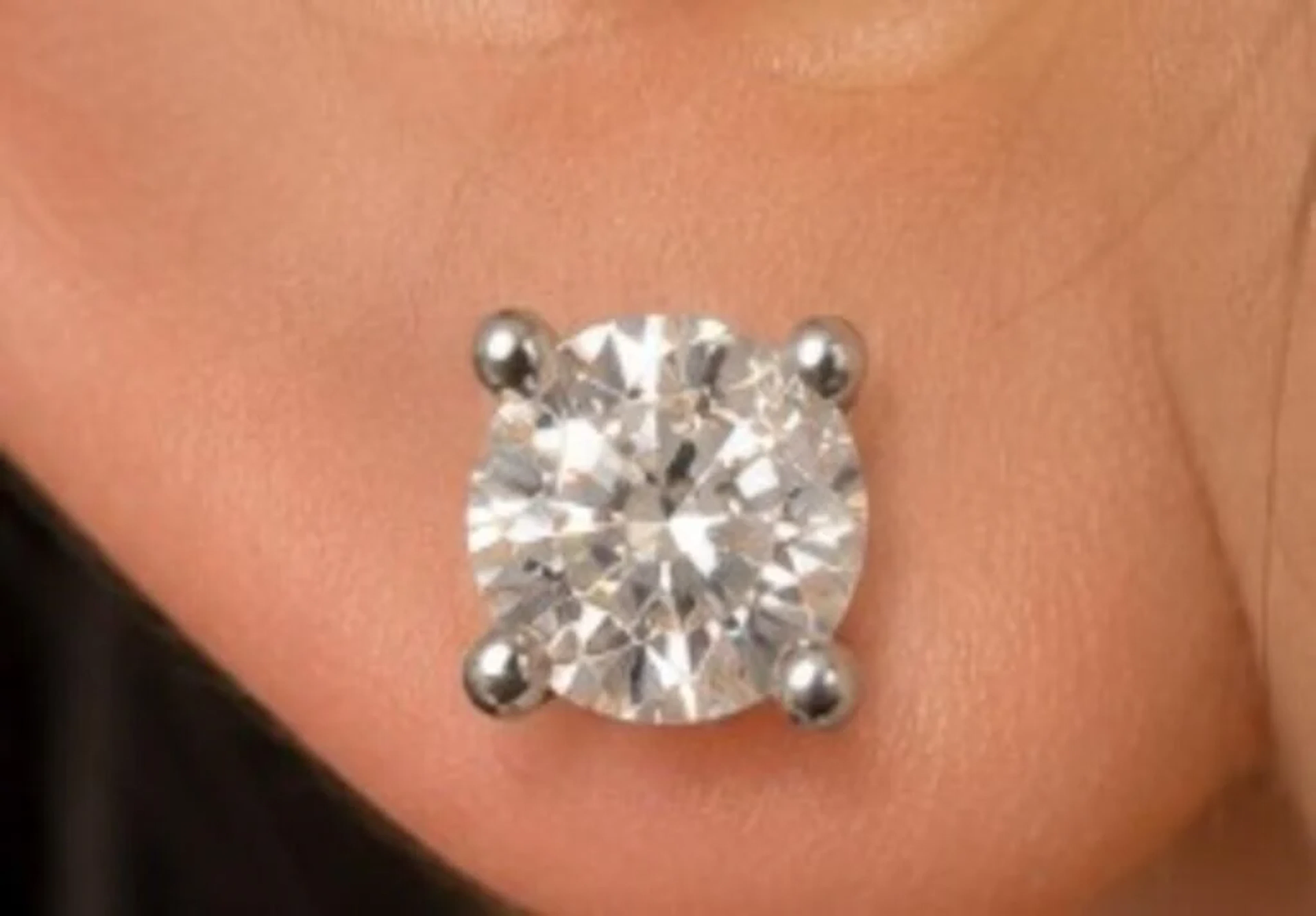 $50, SILVER(1.25g), EARRINGS, retail value $50