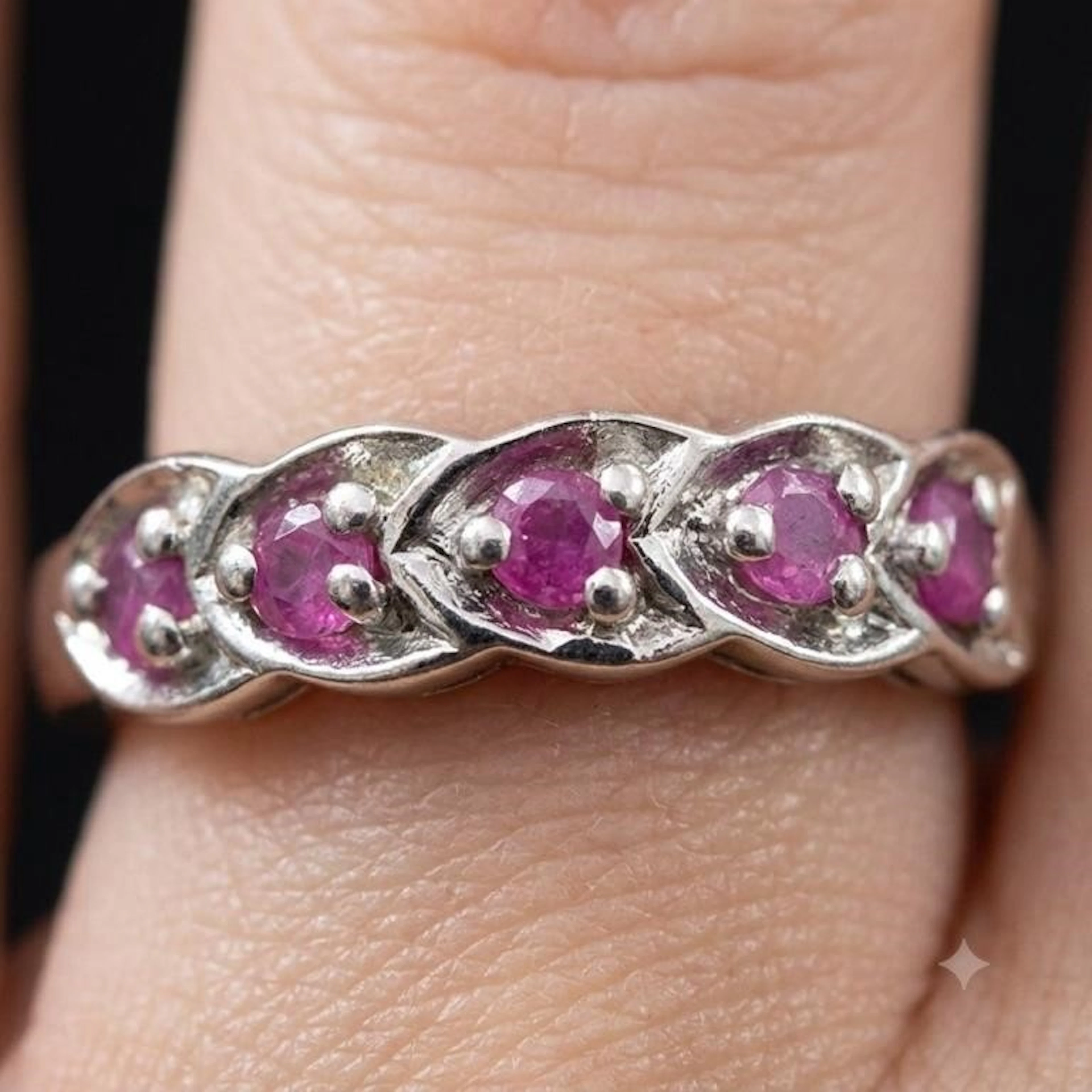 Silver 2.95g Ruby 0.15ct Ring