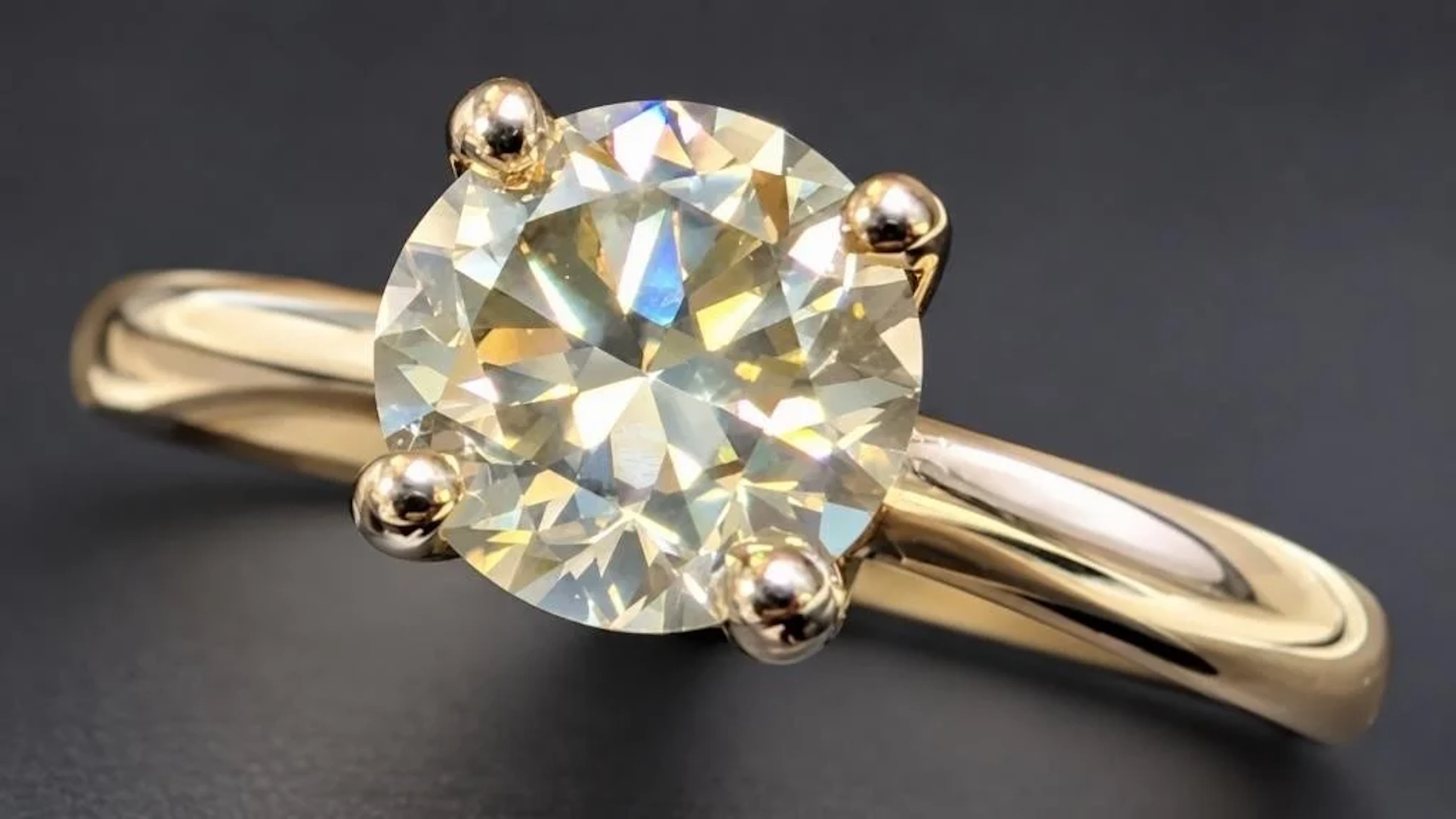 $8200, 14k(2.75g), natural diamoND (1ct)ring, siz