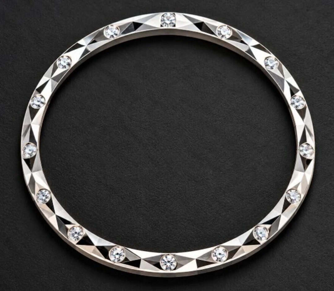 $380, silver (12.8g), bangle, retail value $380