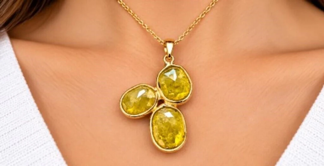 10k(0.6g), diamond (1.75ct)pendant, retail value $