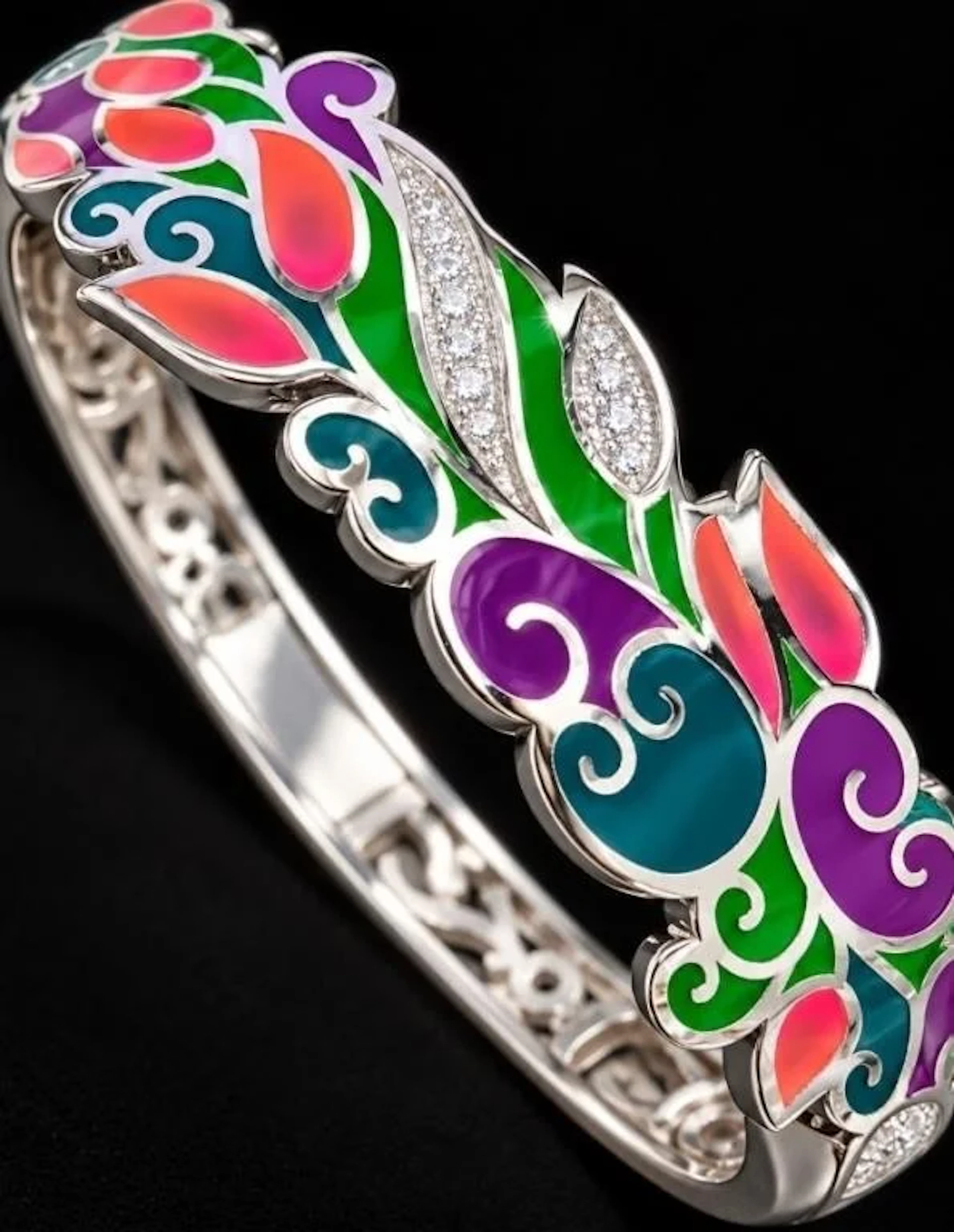 $1000, silver(18.6g), bangle, retail value $1000