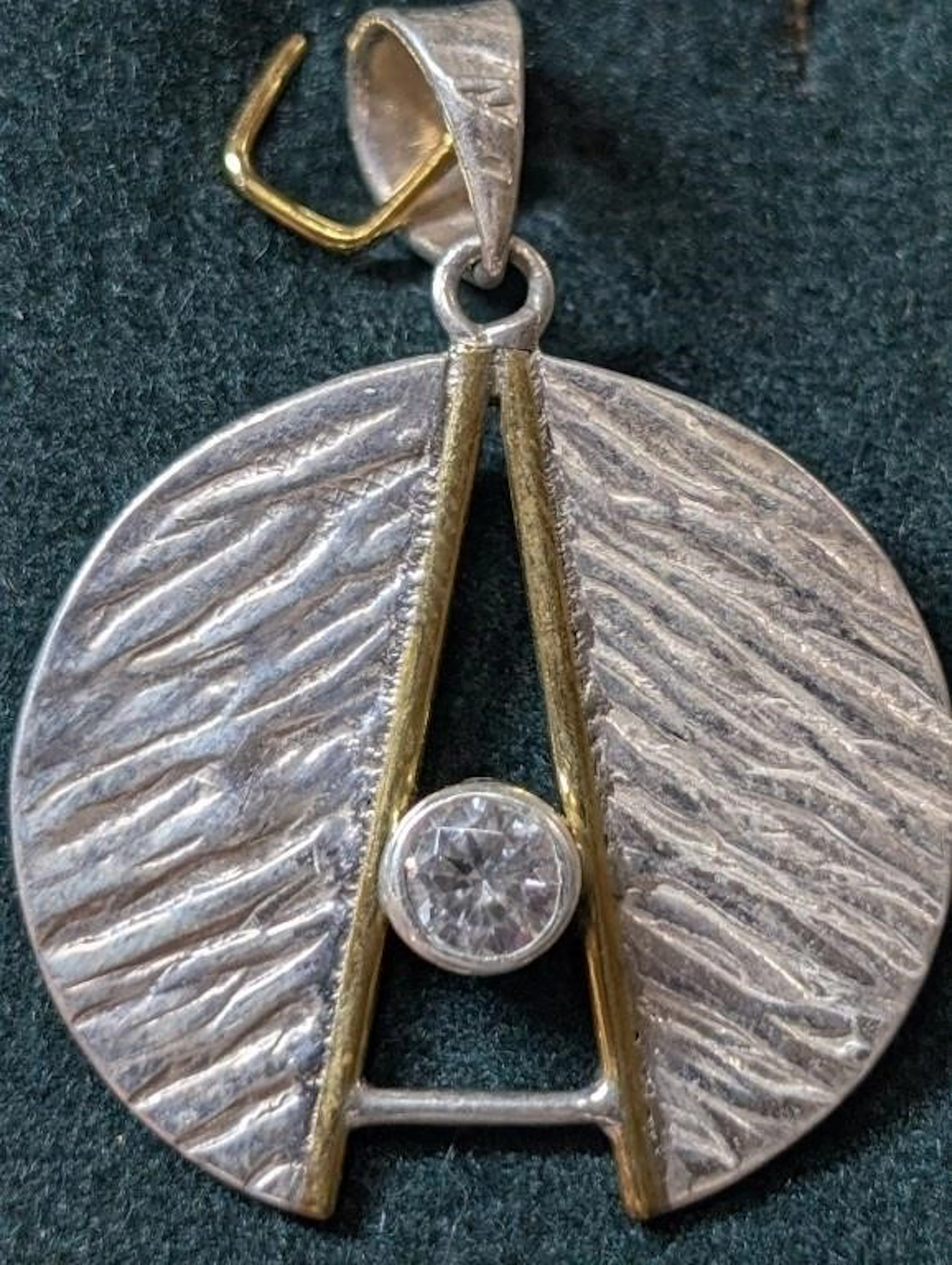 $70, Silver(2.78g), czPendant, appraised/retail va
