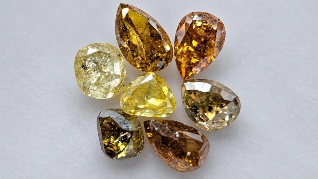 $1600, fancy color diamonds (1ct)gemstone, retail