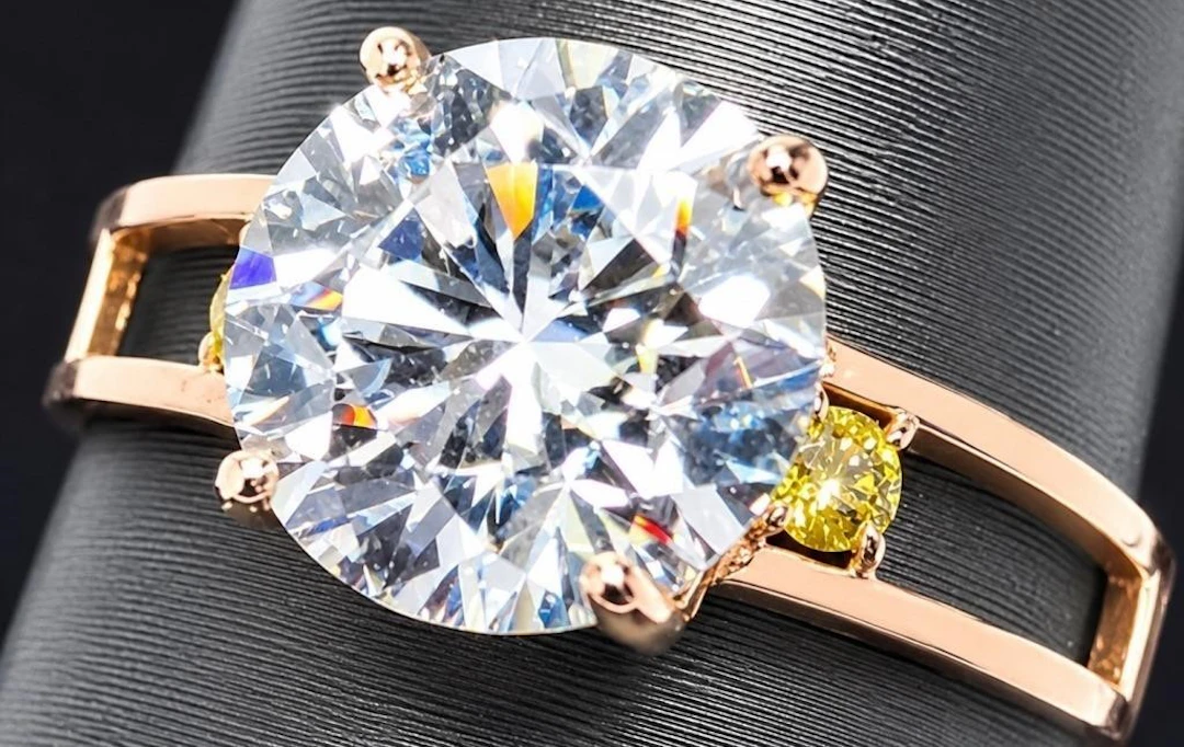 $3800, 10k(1.7g), lab diamond (1.8ct)ring, size 5
