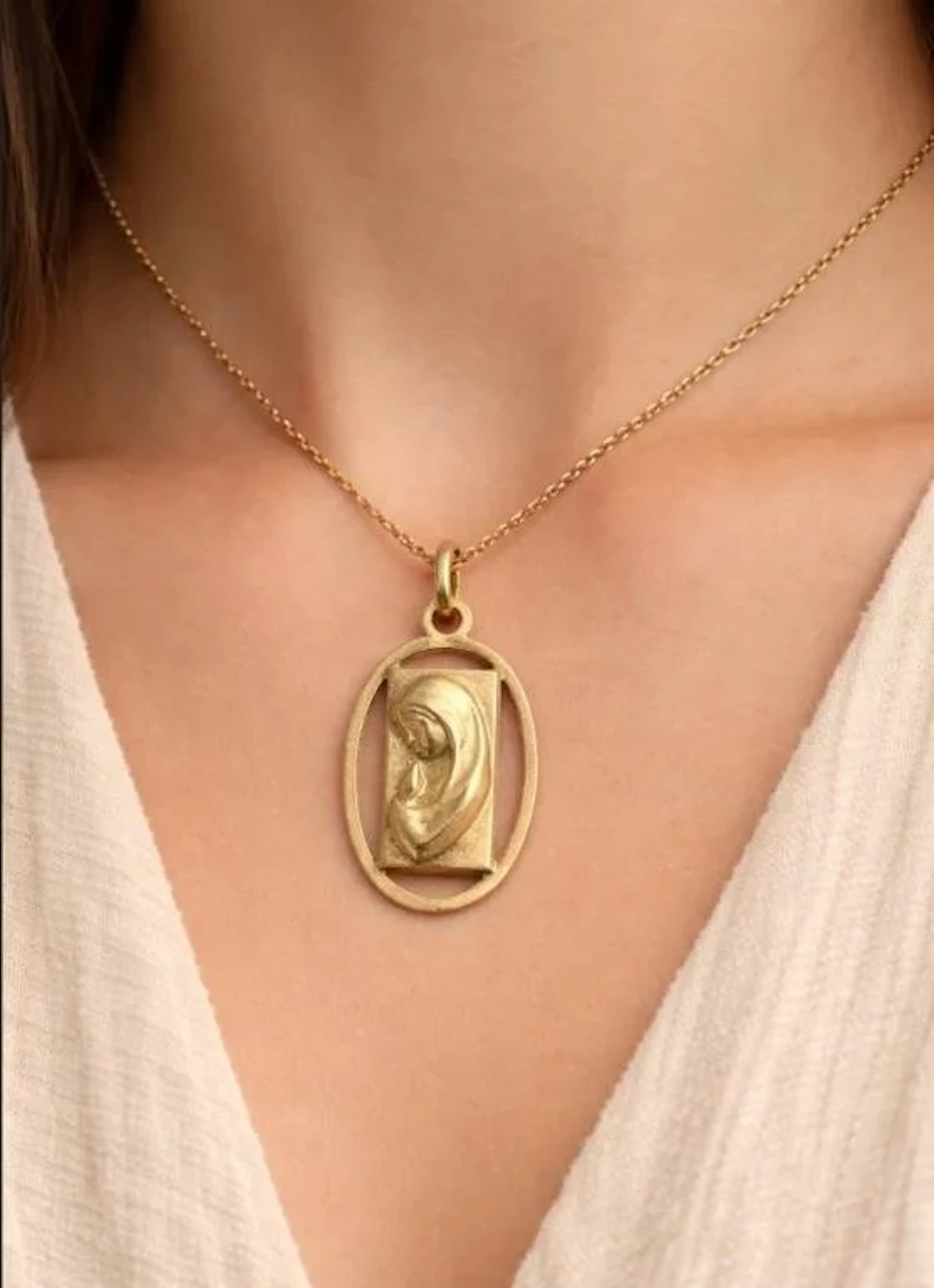 $700, 10k(1.24g), Pendant,MSRP $700