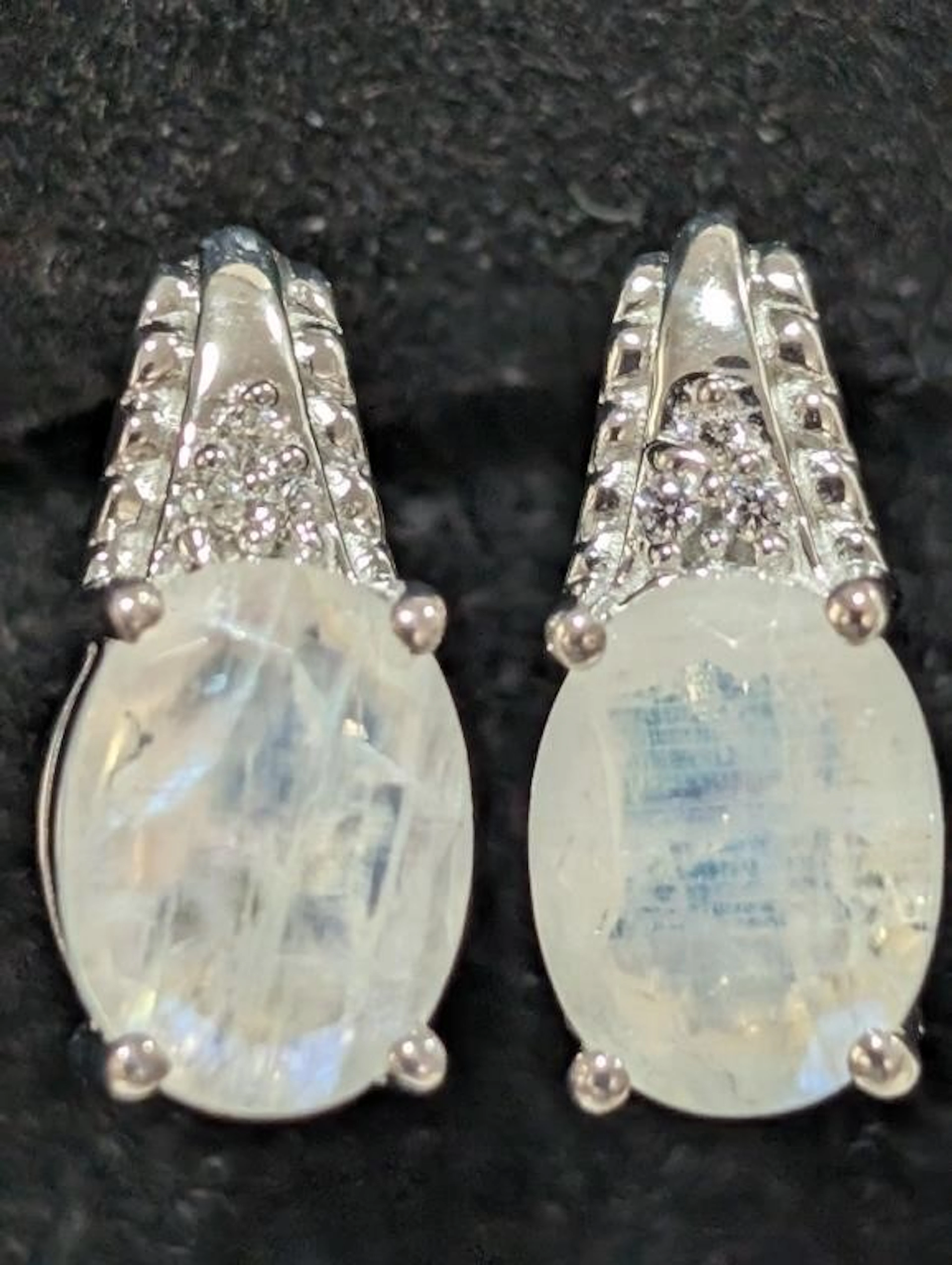 $90, Silver(3.47g), Moonstone&cz (2ct)Earring, app