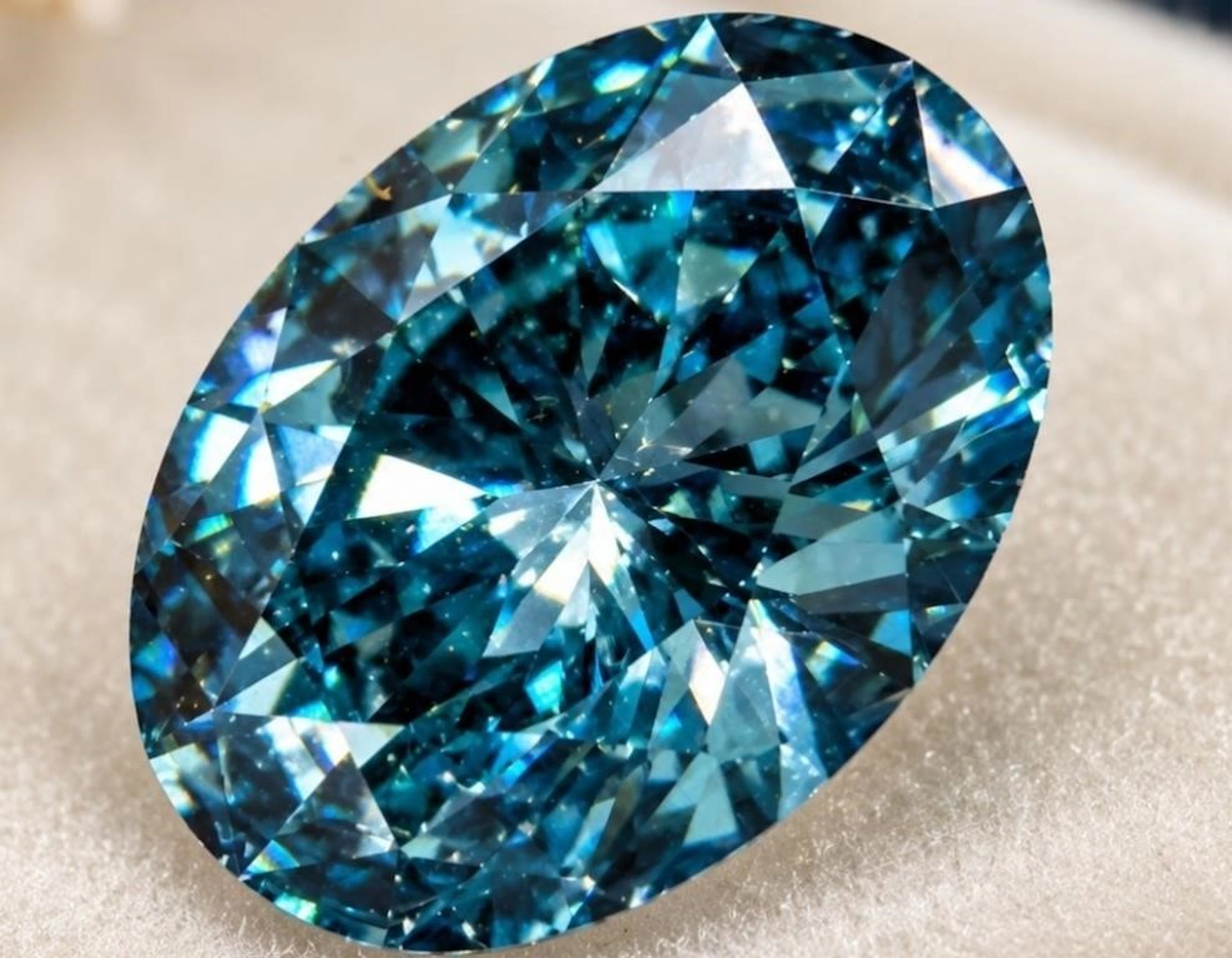 $1400, Lab-grown diamond (1.6ct)gemstone, retail v
