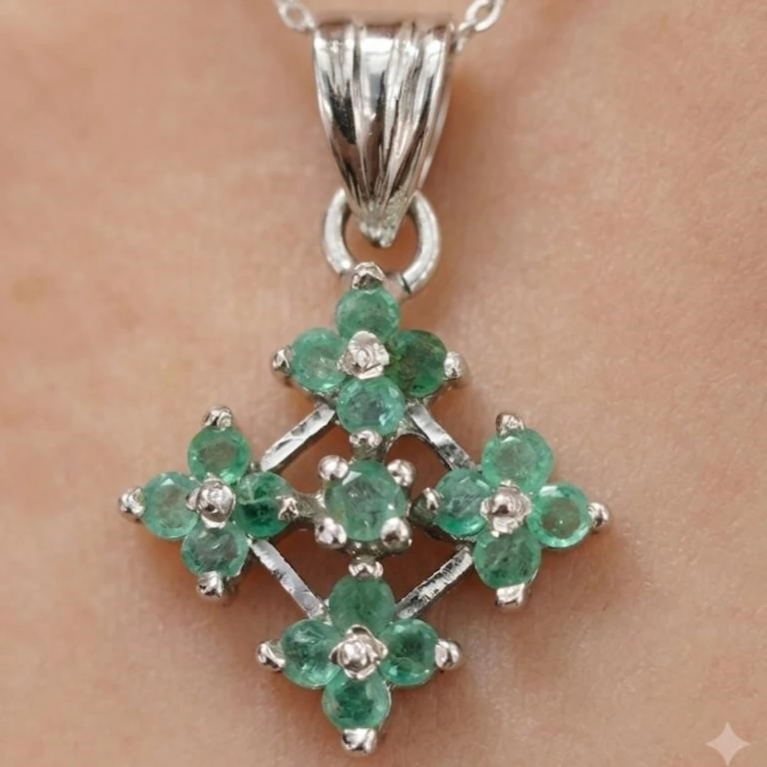 Silver 3.15g Emerald 1.85ct Pendant
