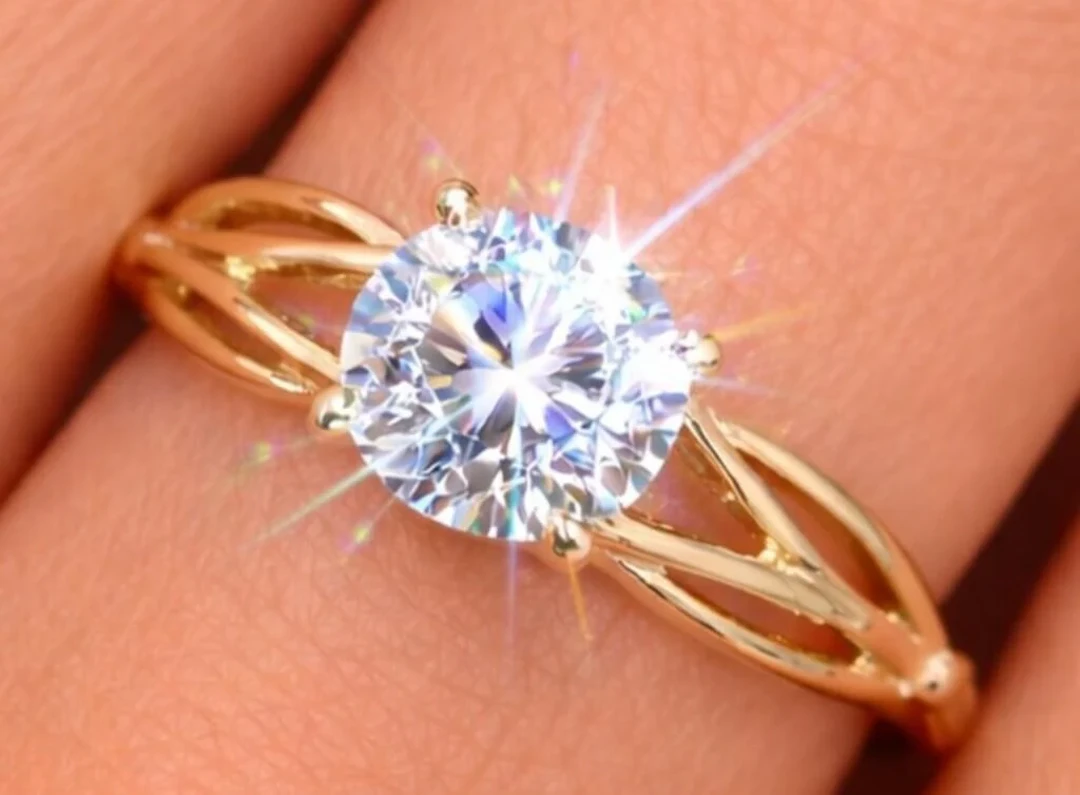 $2400, 10k(1.45g), lab diamond (0.55ct)ring, size