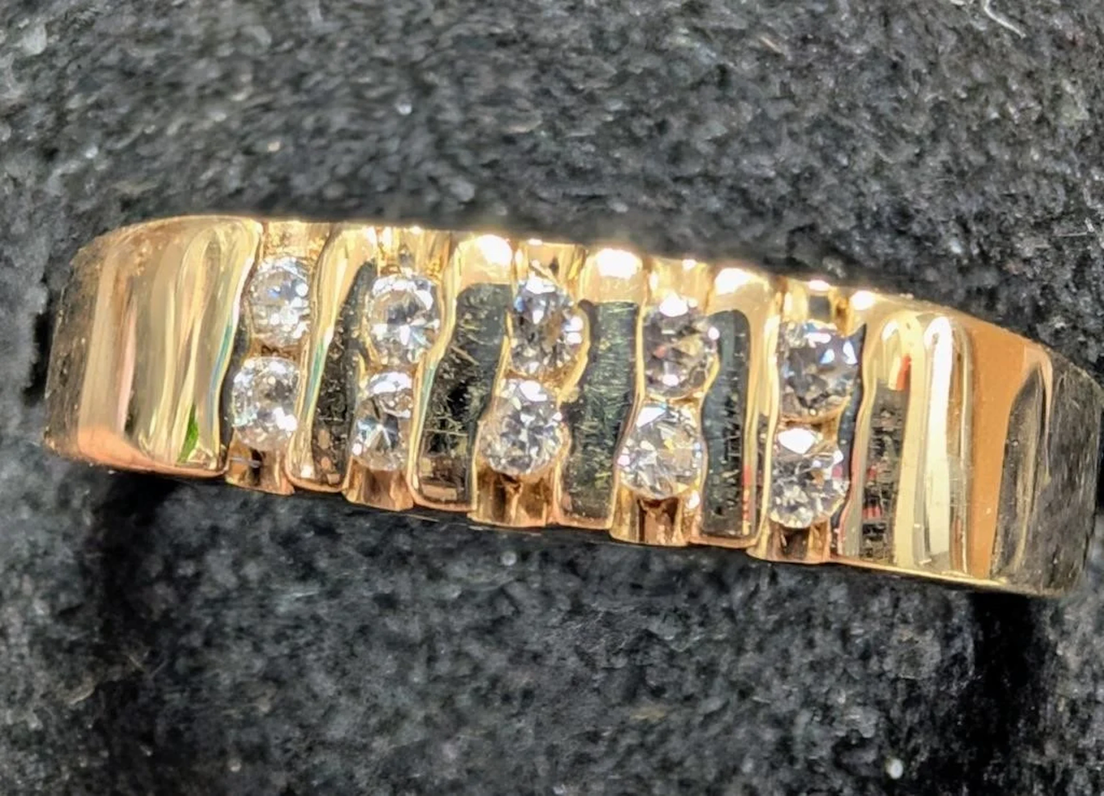 $3400, 14k(4.25g), czring, size 6.25, retail valu