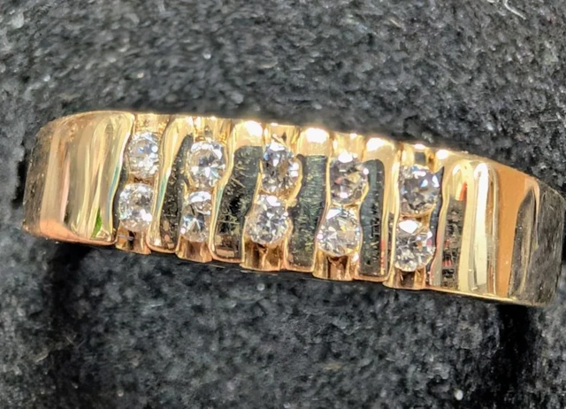 $3400, 14k(4.25g), czring, size 6.25, retail valu
