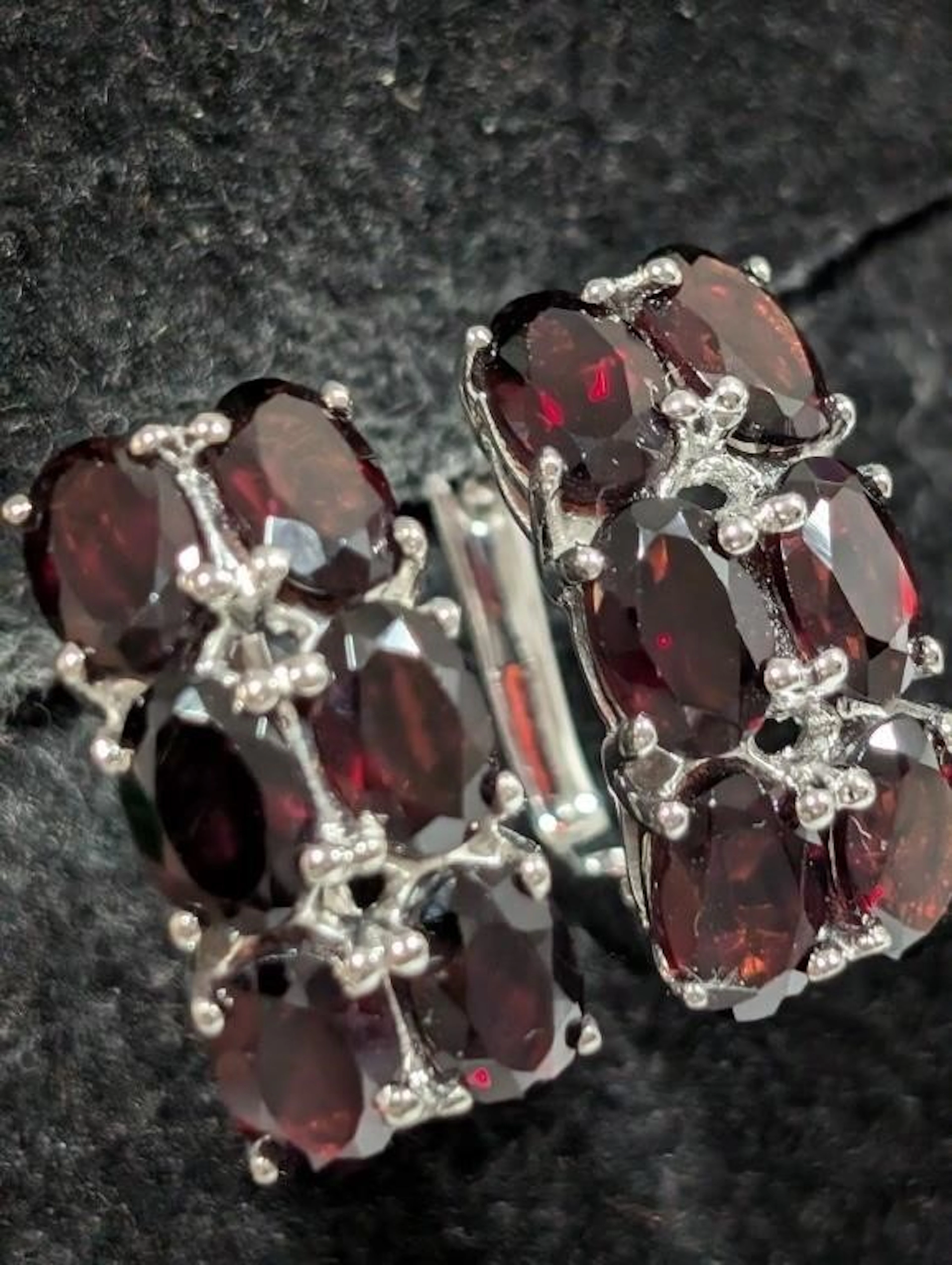 $220, Silver(5.47g), GarnetEarring, appraised/reta