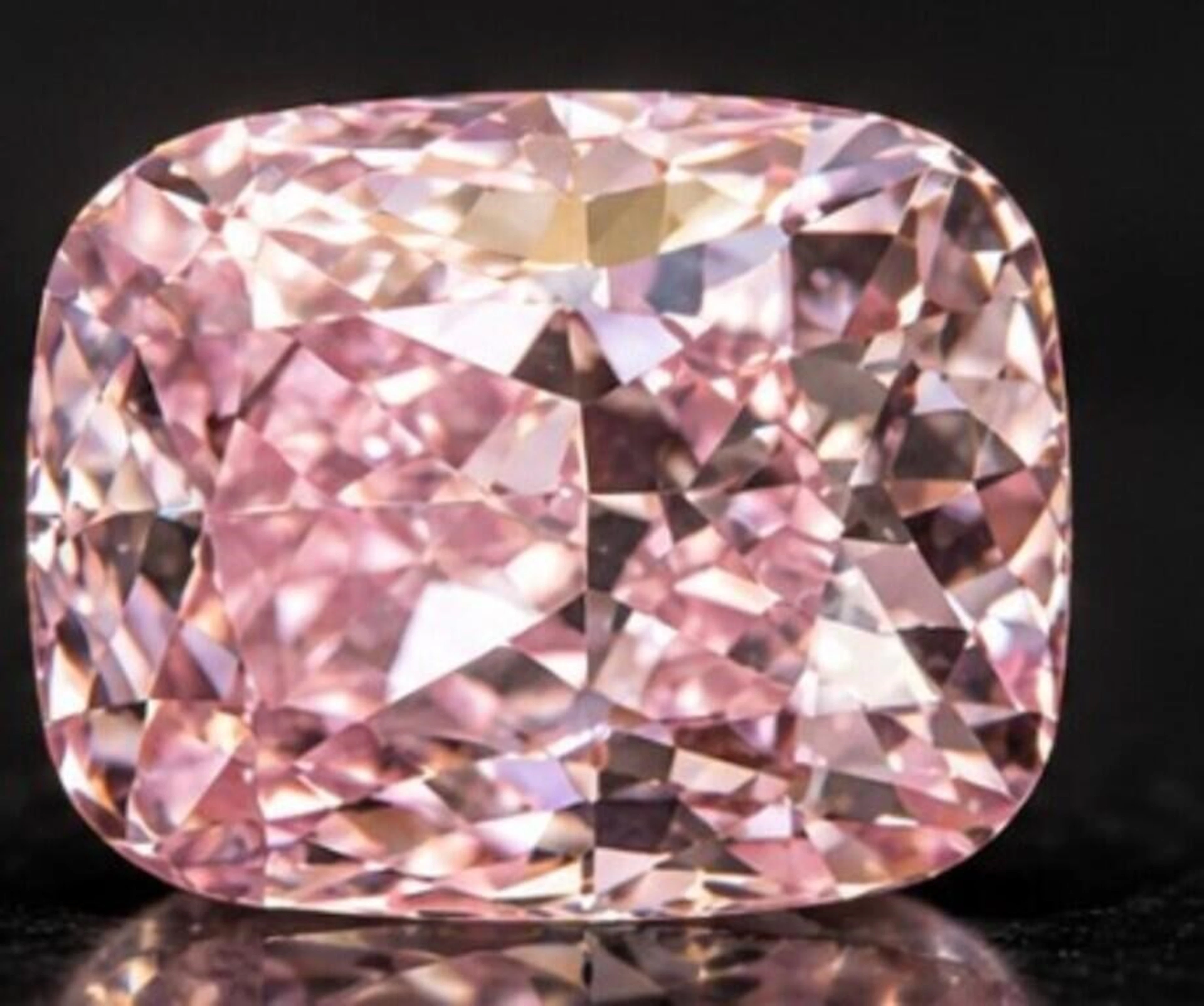 $7472 GIA Certified, natural diamond 0.12ct.CUSHIO