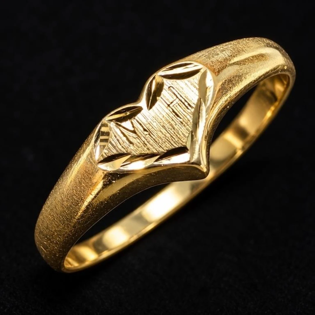 $700, 10k(0.97g), Ring, size 7.5, retail value $70