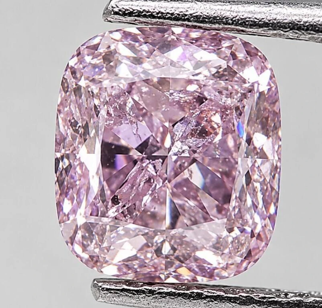 $30824* GIA Certified, natural diamond 1.09ct.Cush
