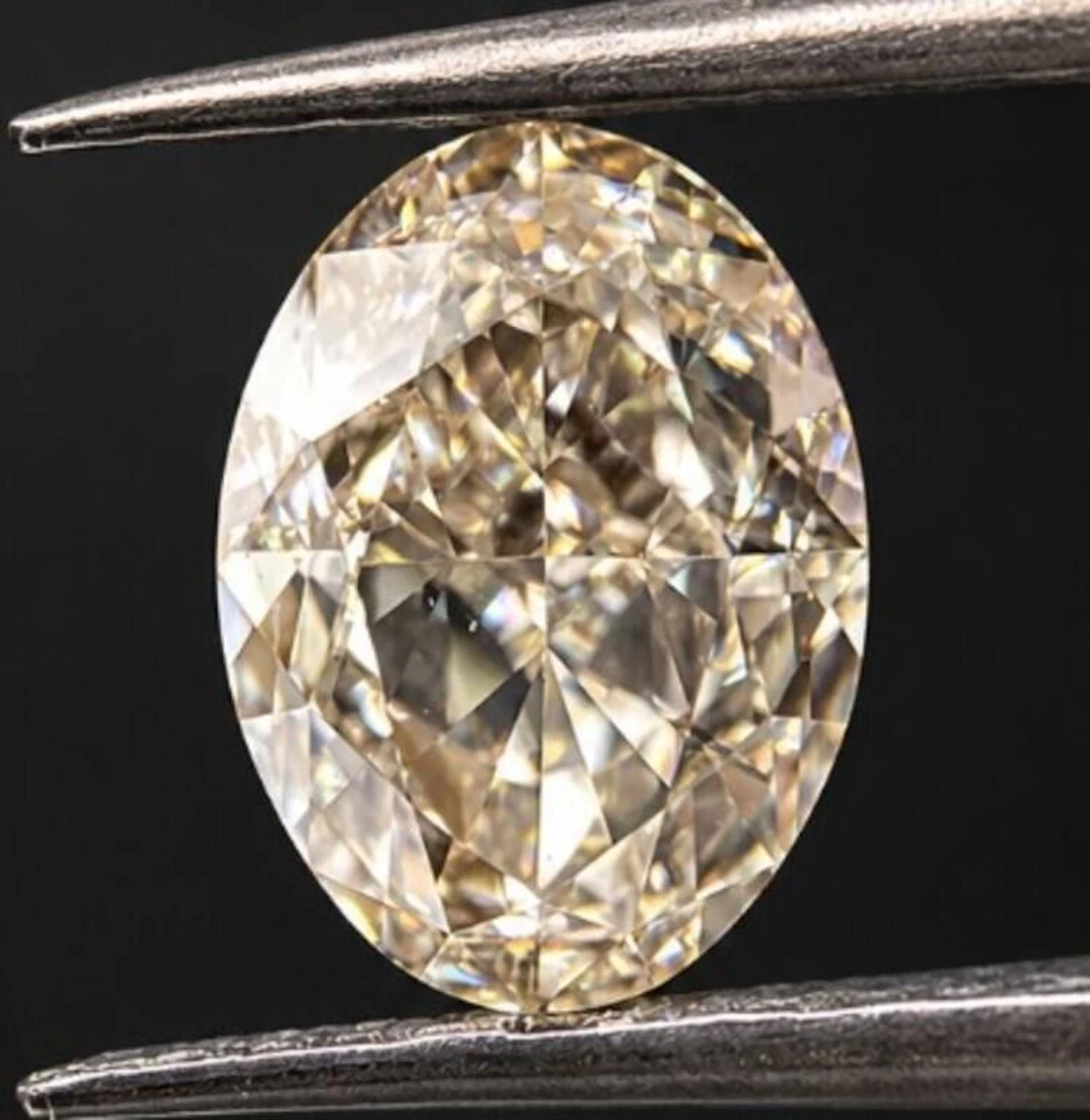 $4280 GIA Certified, natural diamond 1.01ct.OVAL M