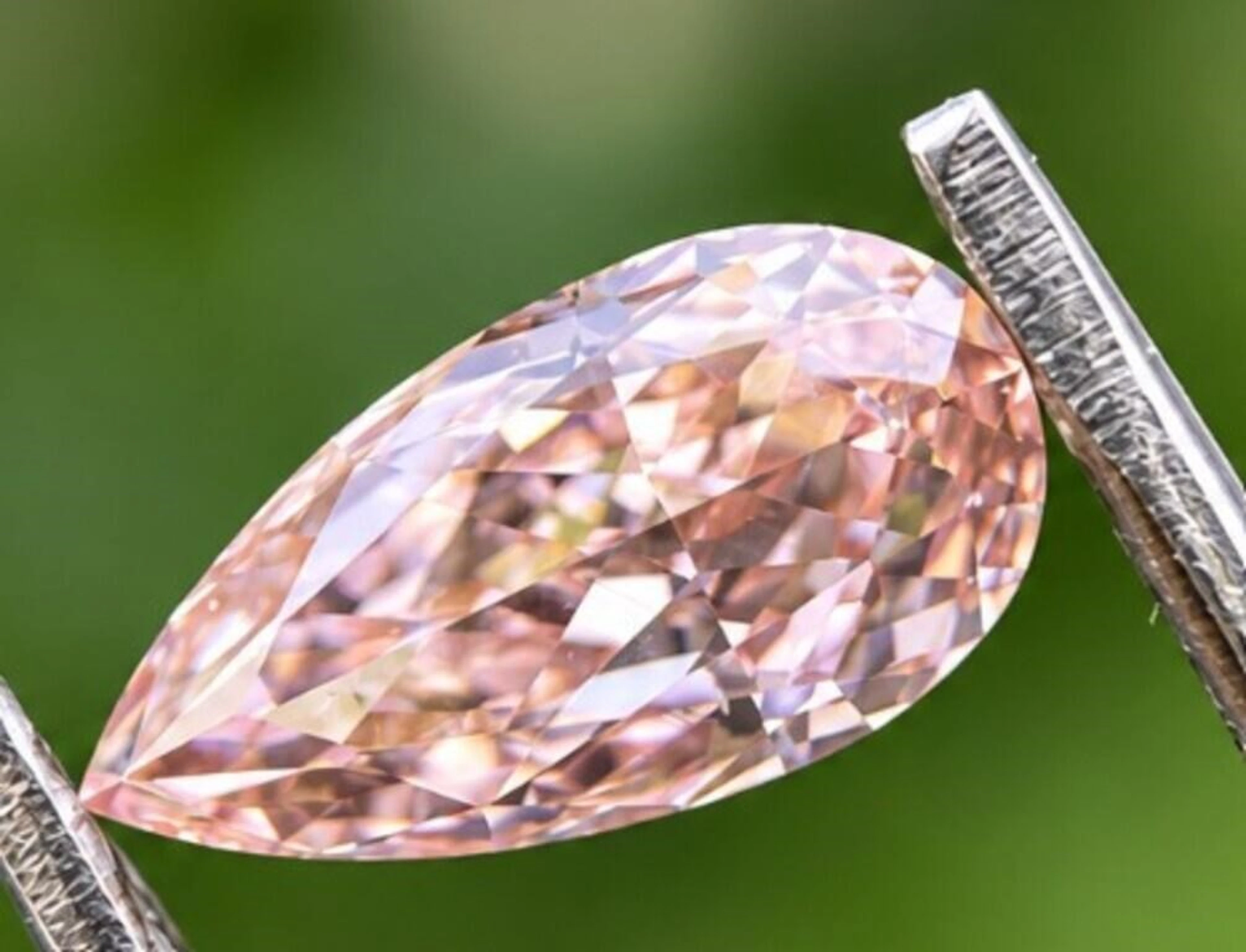 $14788 GIA Certified, natural diamond 0.18ct.PEAR