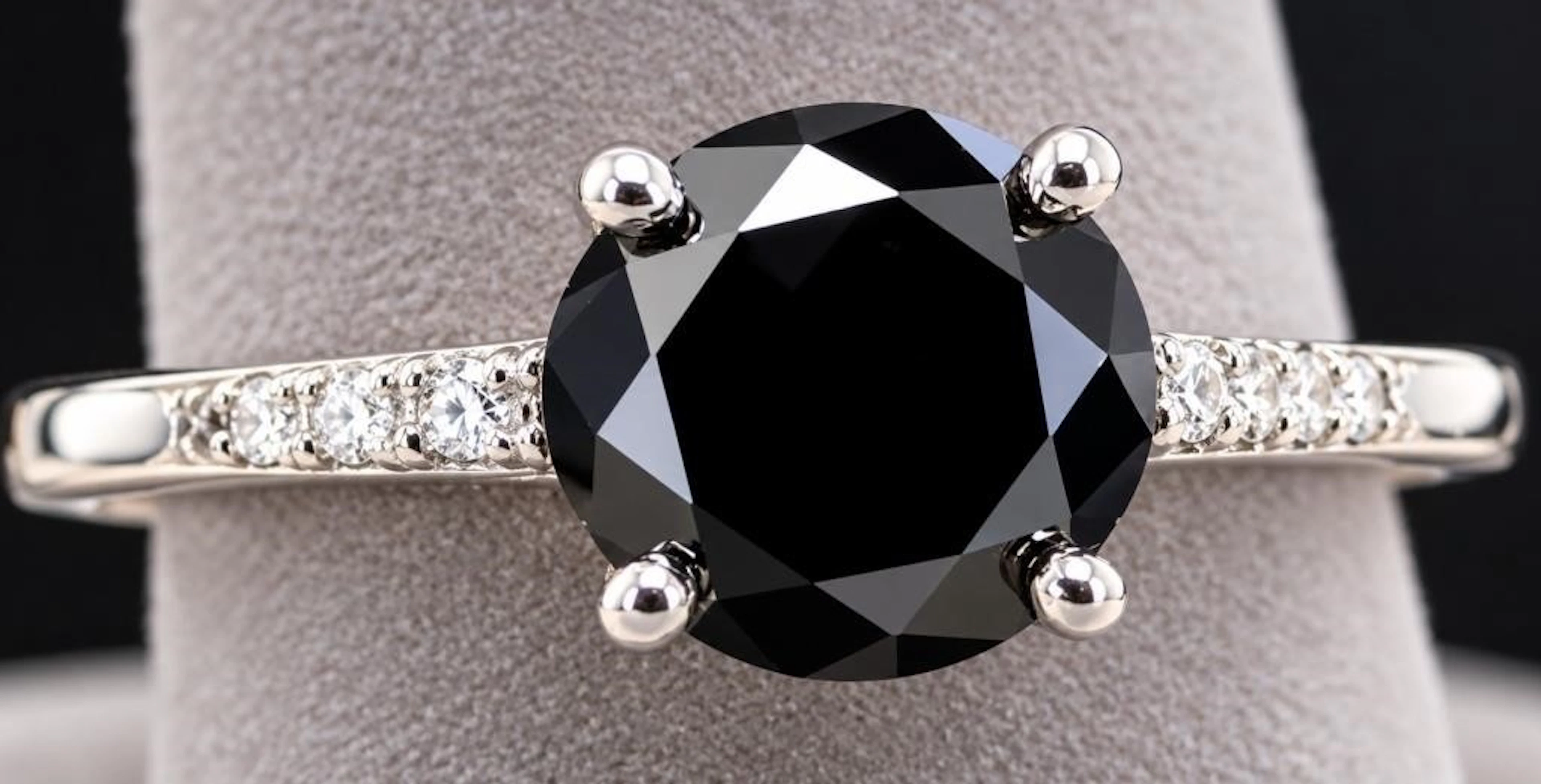 $2000, 10k(2.03g), black diamond (0.97+0.04ct)rin