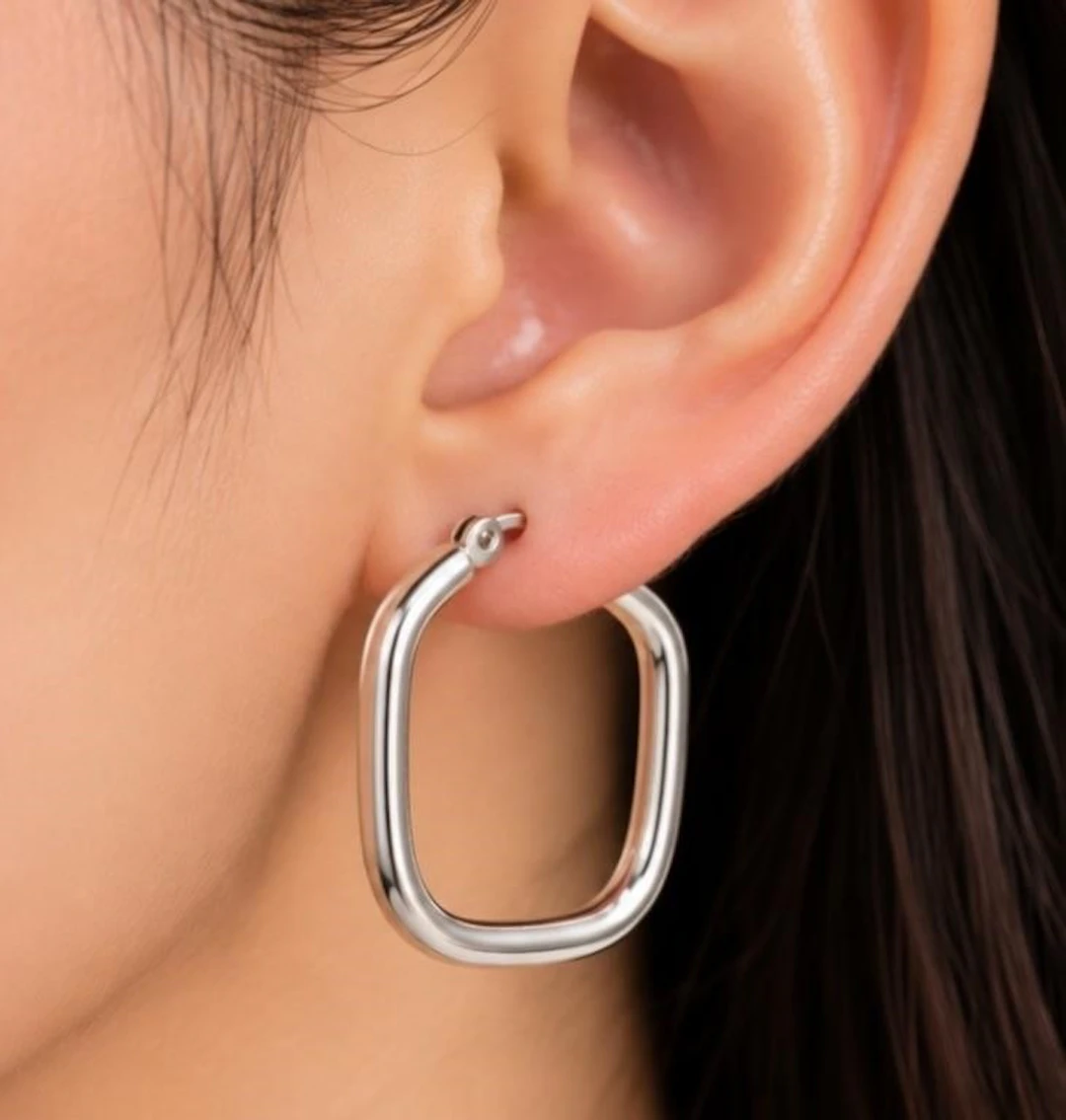 $60, silver(2.45g), earring, retail value $60