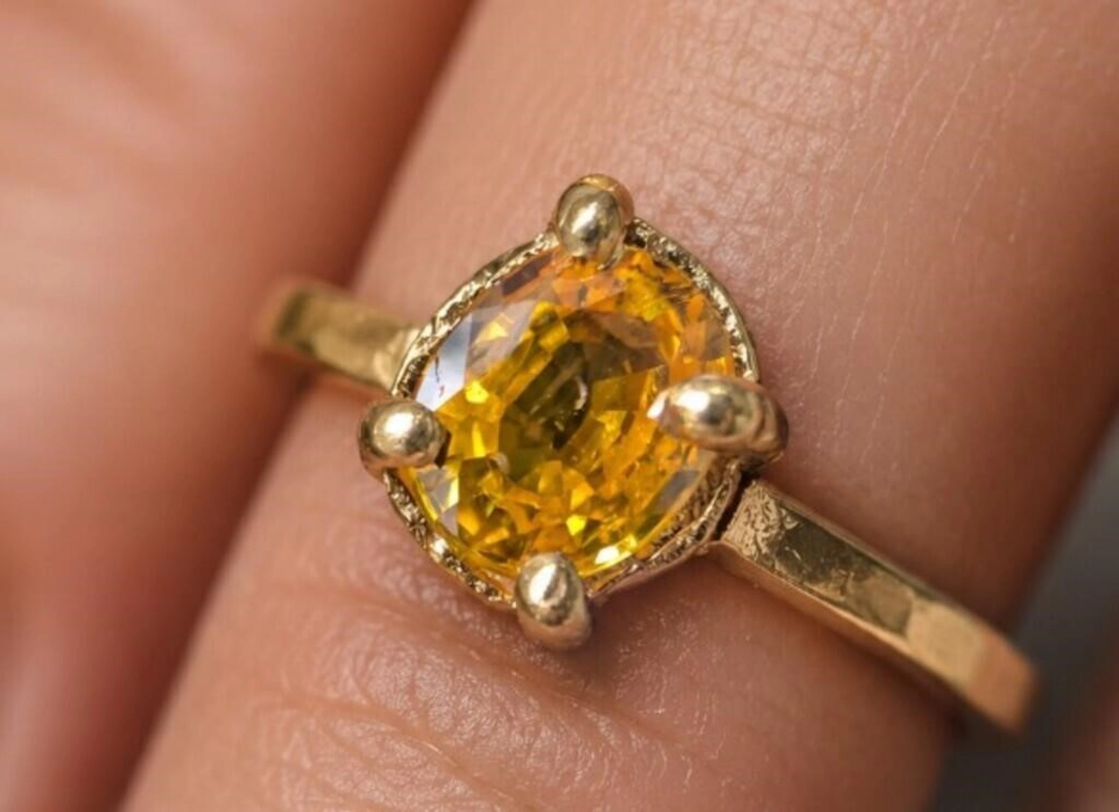 $1800, 10k(1.5g), yellow sapphire (0.6ct)ring, siz
