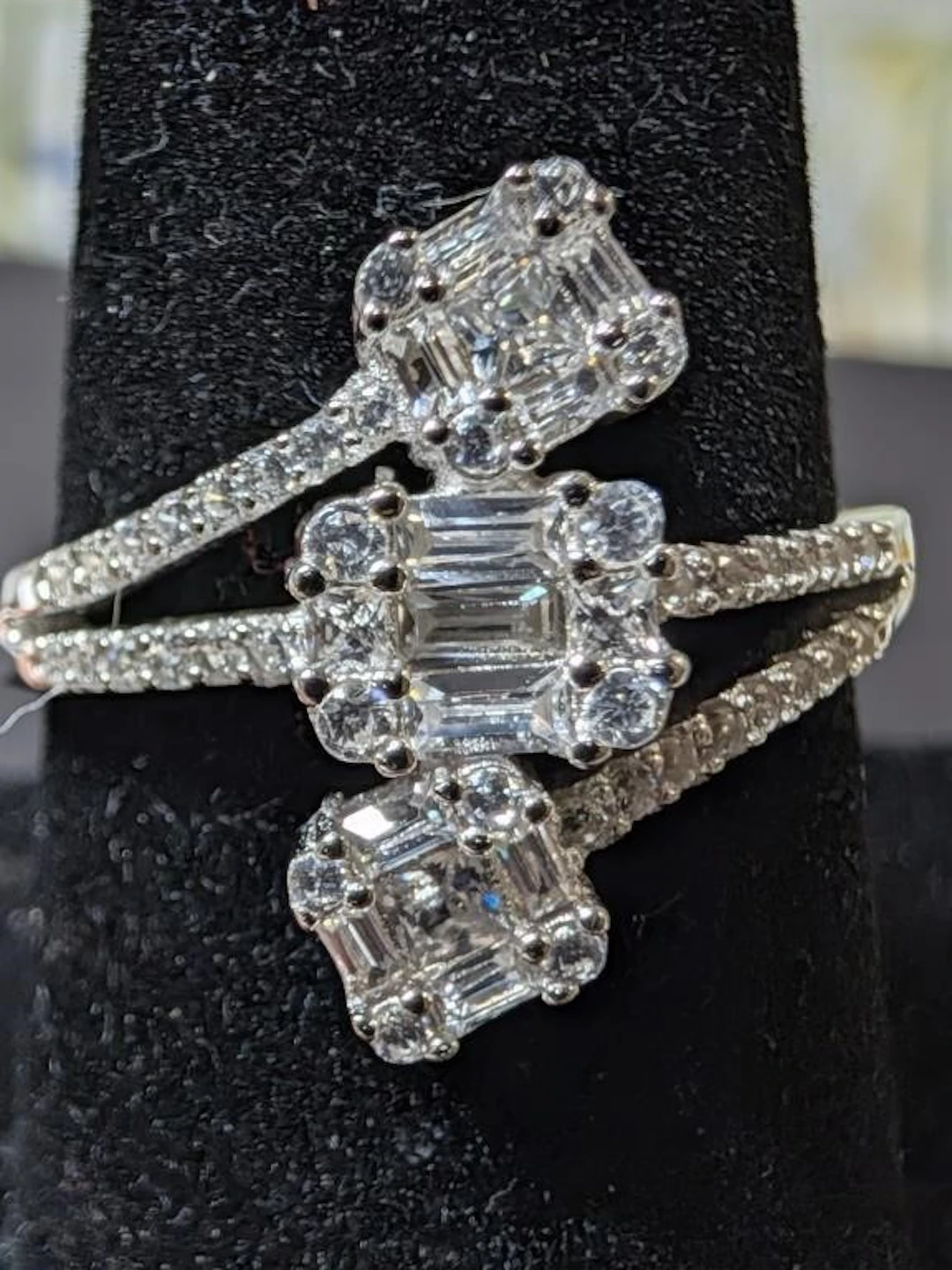 $95, Silver(3.7g), czRing, size 8, appraised/retai