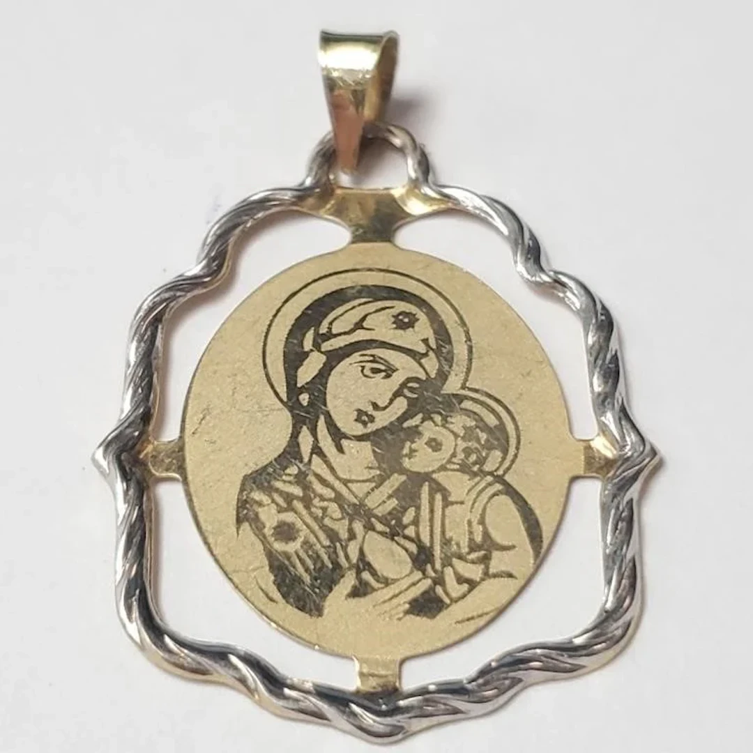 $700 10K 1.22G Pendant