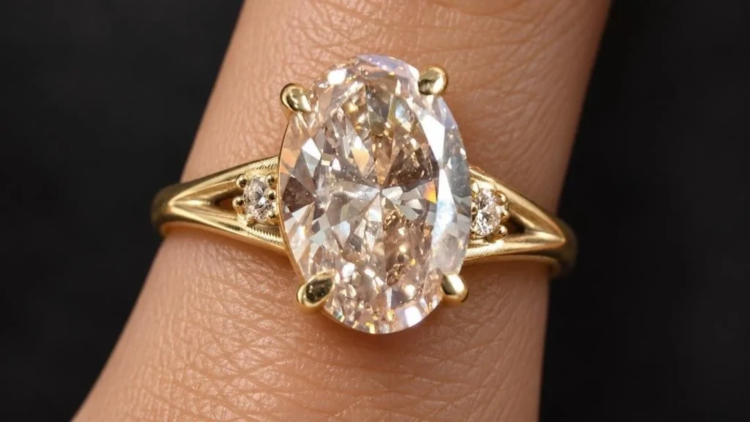 $2500, 10k(1.4g), lab diamond (1.1+0.06ct)ring, si