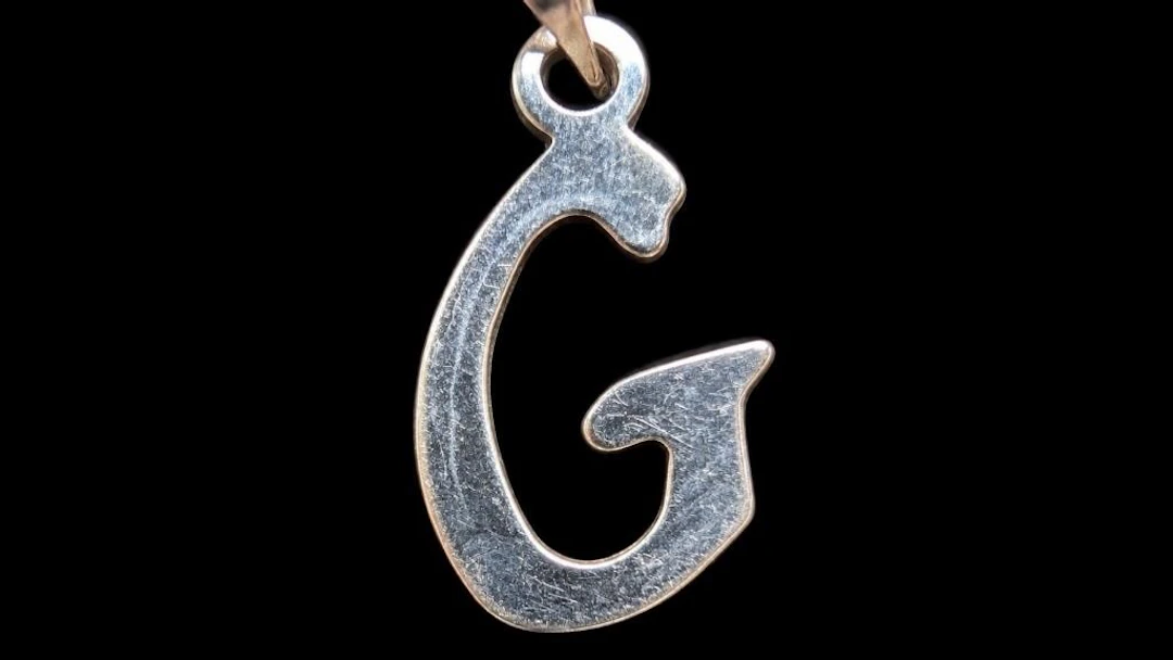 $30, silver(1.1g), pendant, retail value $30