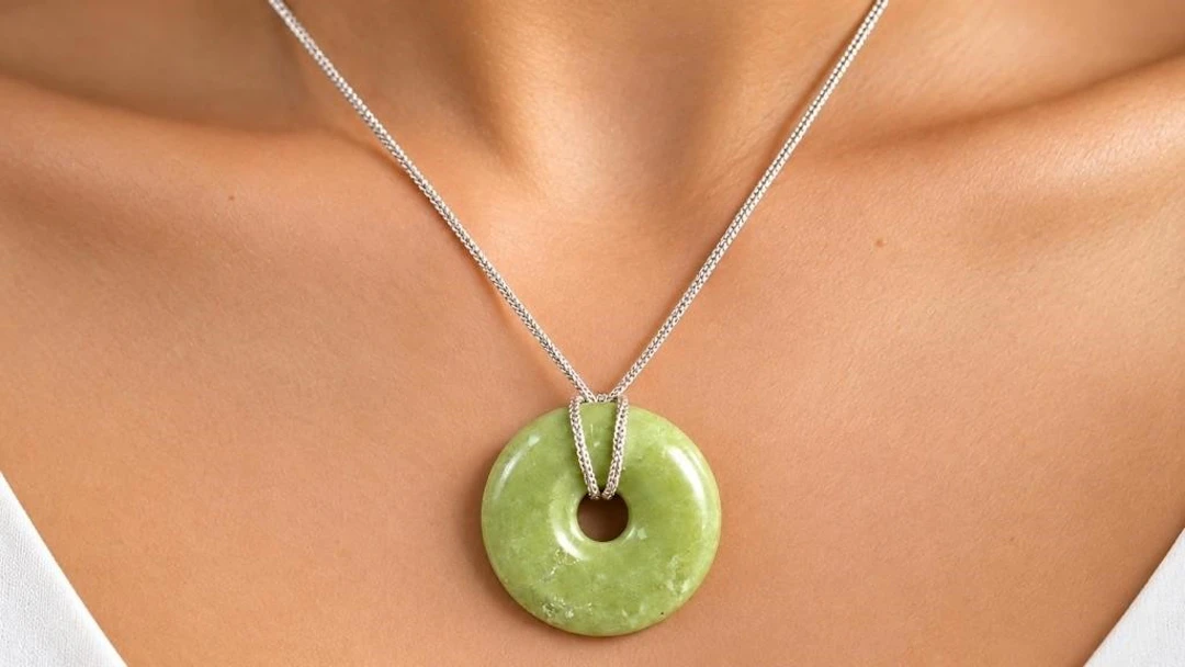 $240, silver(app 15g), jadeite necklace 16-22", r