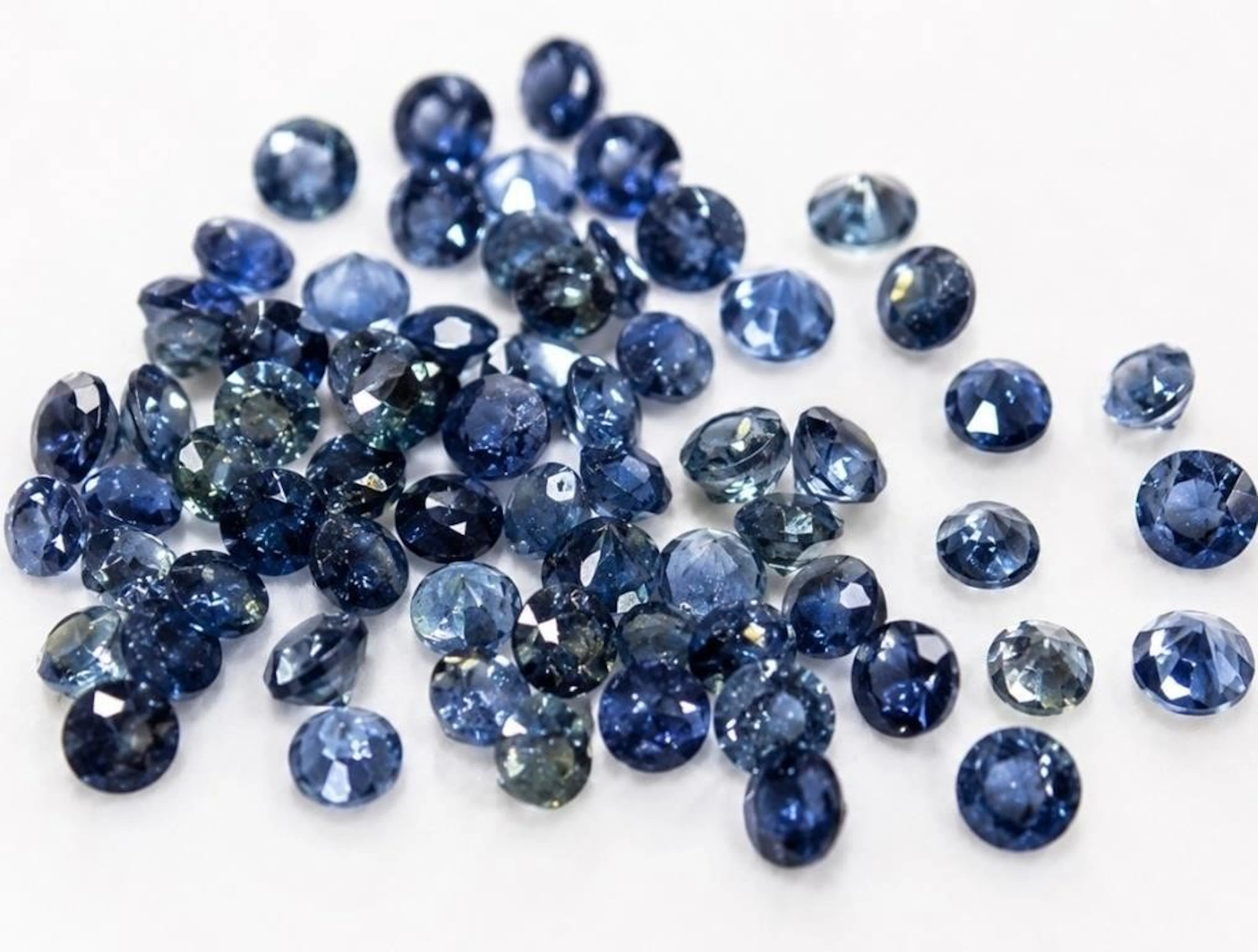 $200, GENUINE BLUE SAPPHIRE (2.5ct)GEM STONES, ret