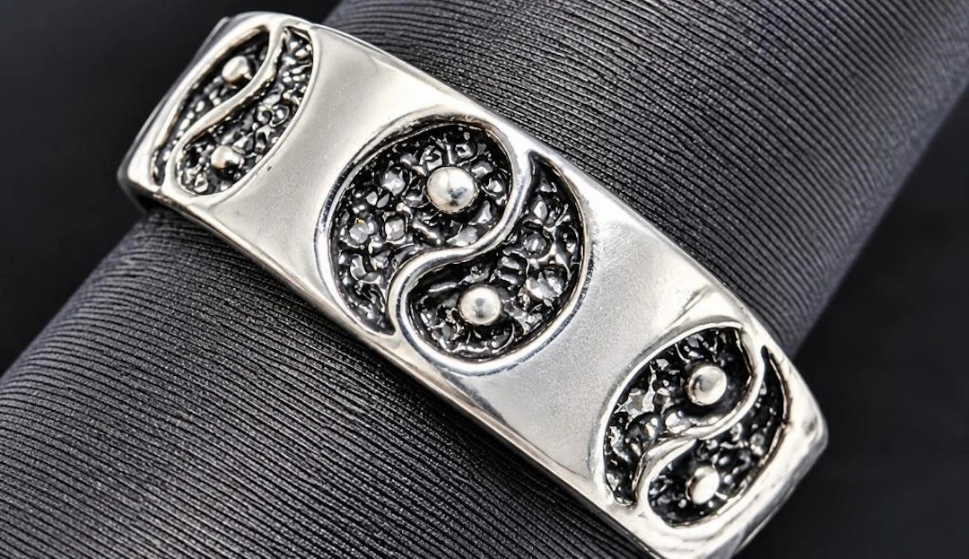 $60, silver(2.02g), ring, retail value $60