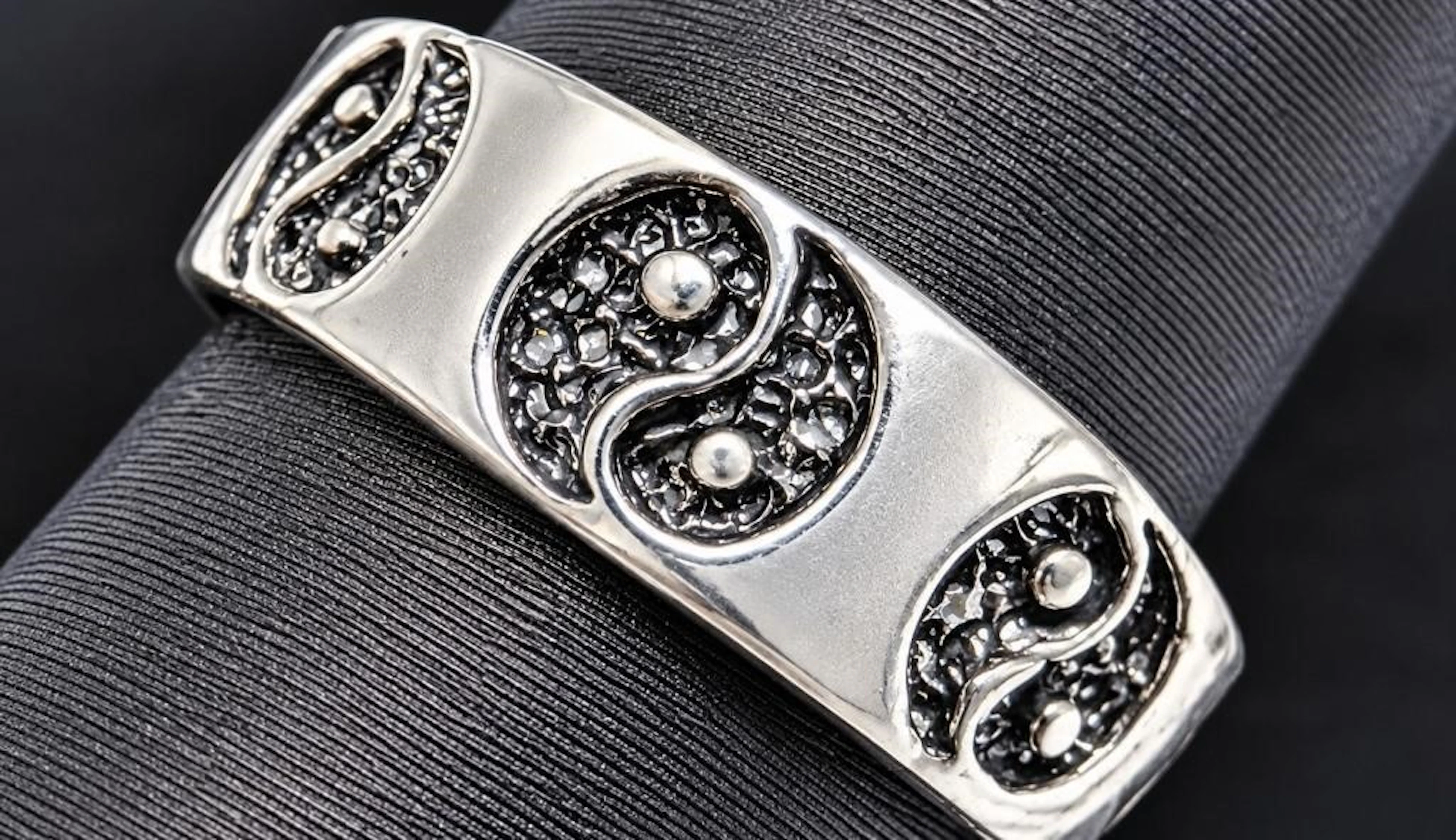 $60, silver(2.02g), ring, retail value $60